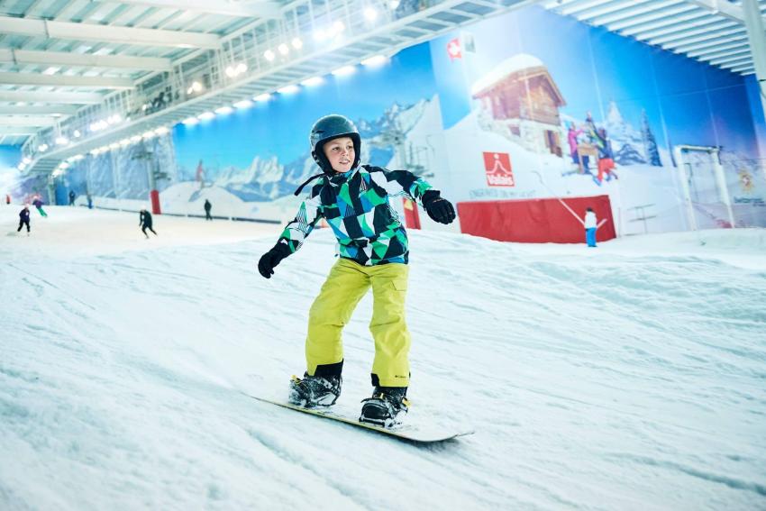 33710 The Snow Centre Hemel Hempstead 01 950677