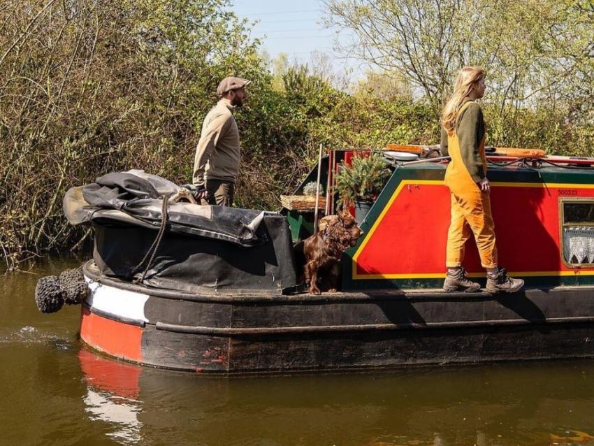 Adam Boat 620409