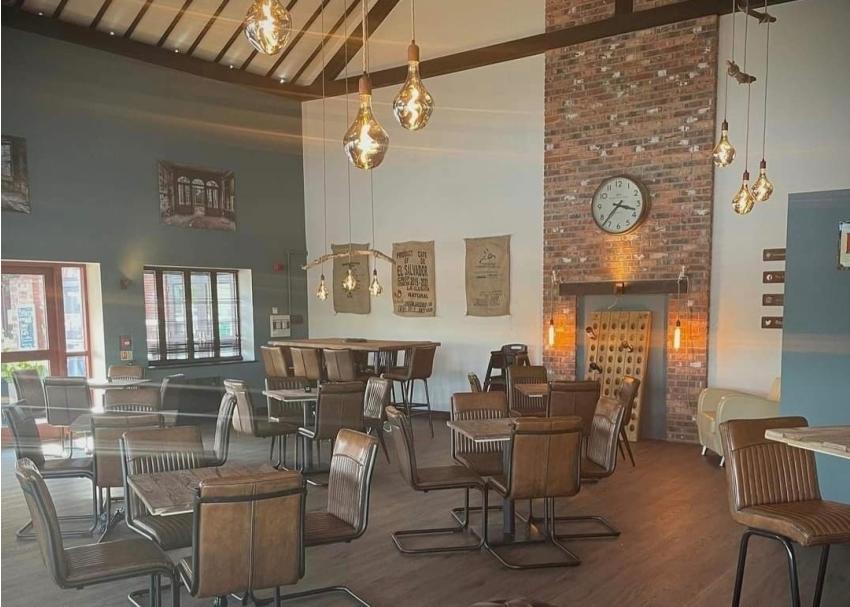 Apple Tree Coffee Lounge 560924