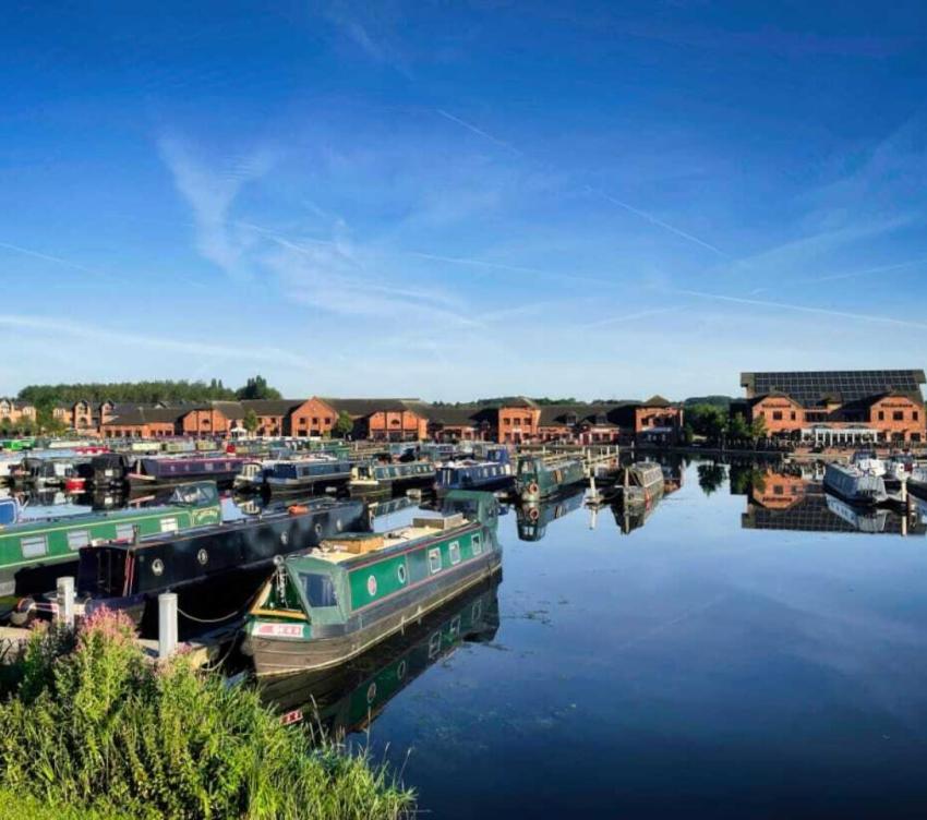 Bartonmarina Residentialmoorings Intro 366819