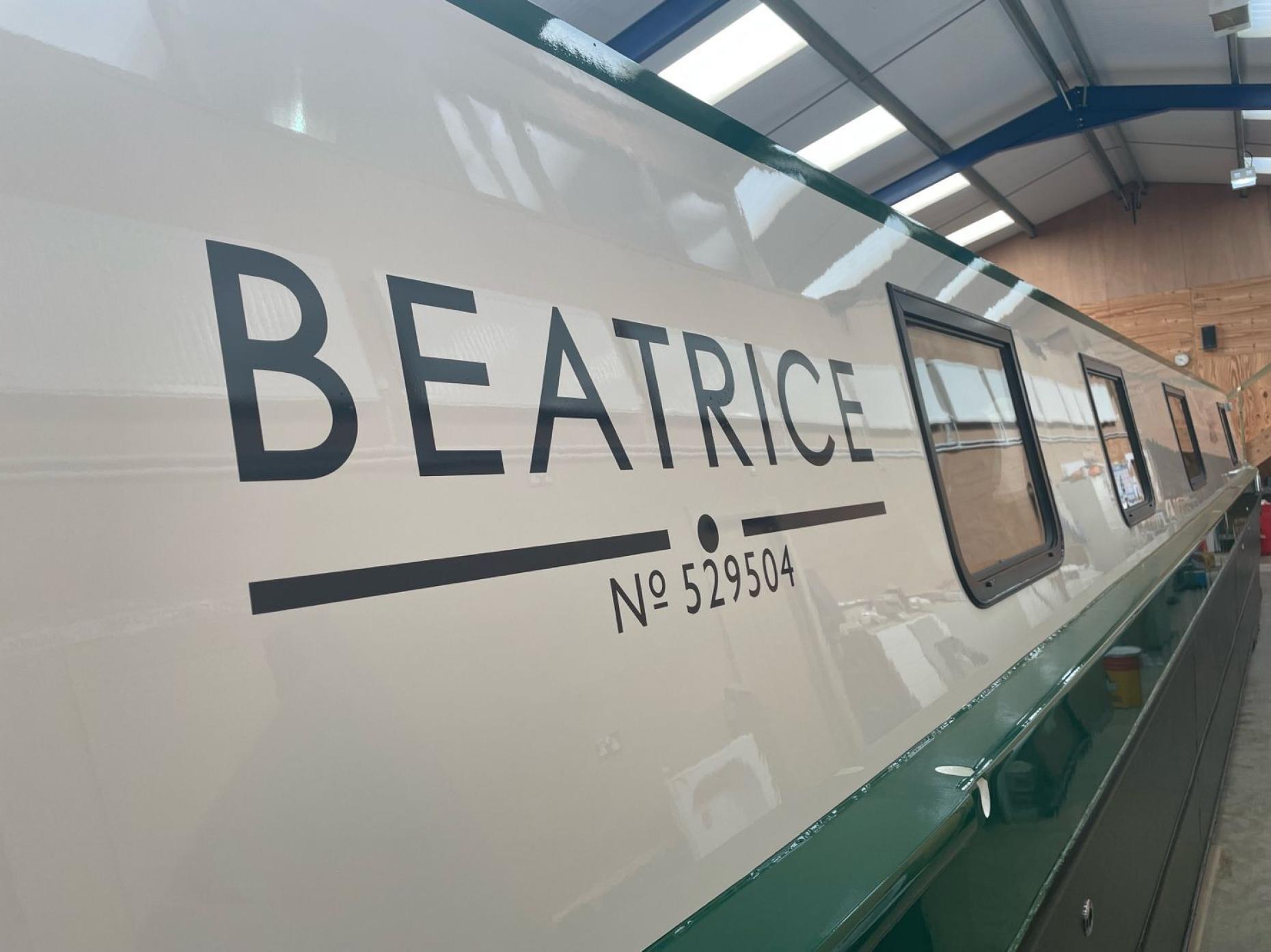 Beatrice 1 719288