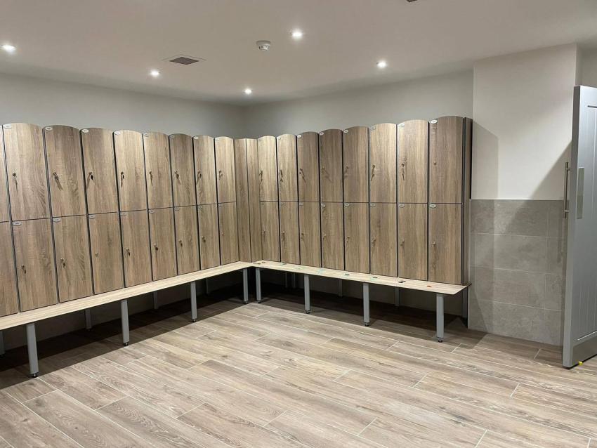 Changing Rooms 1 430230