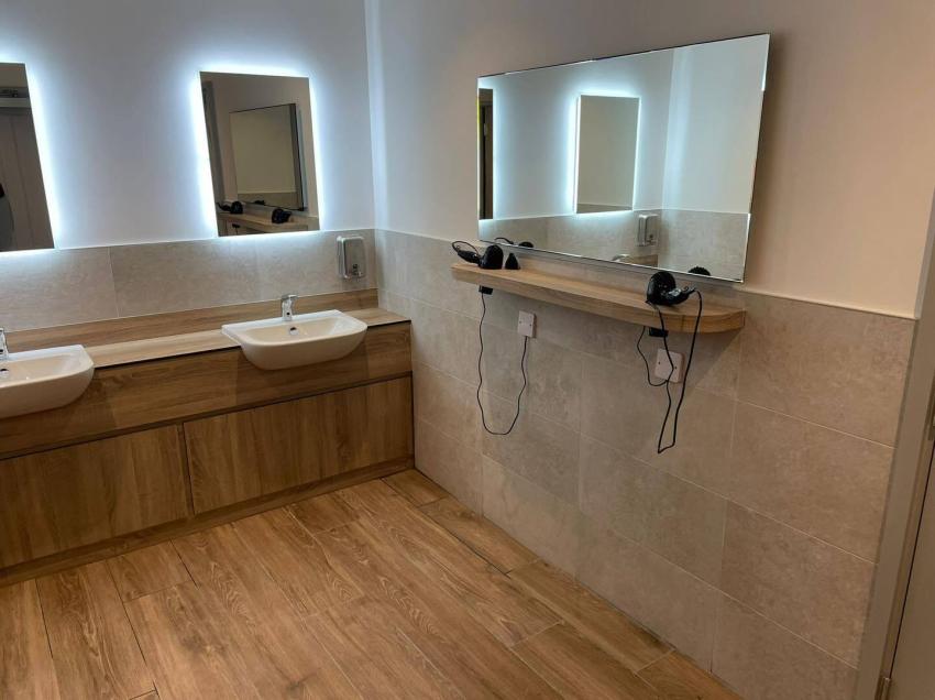 Changing Rooms 4 430233