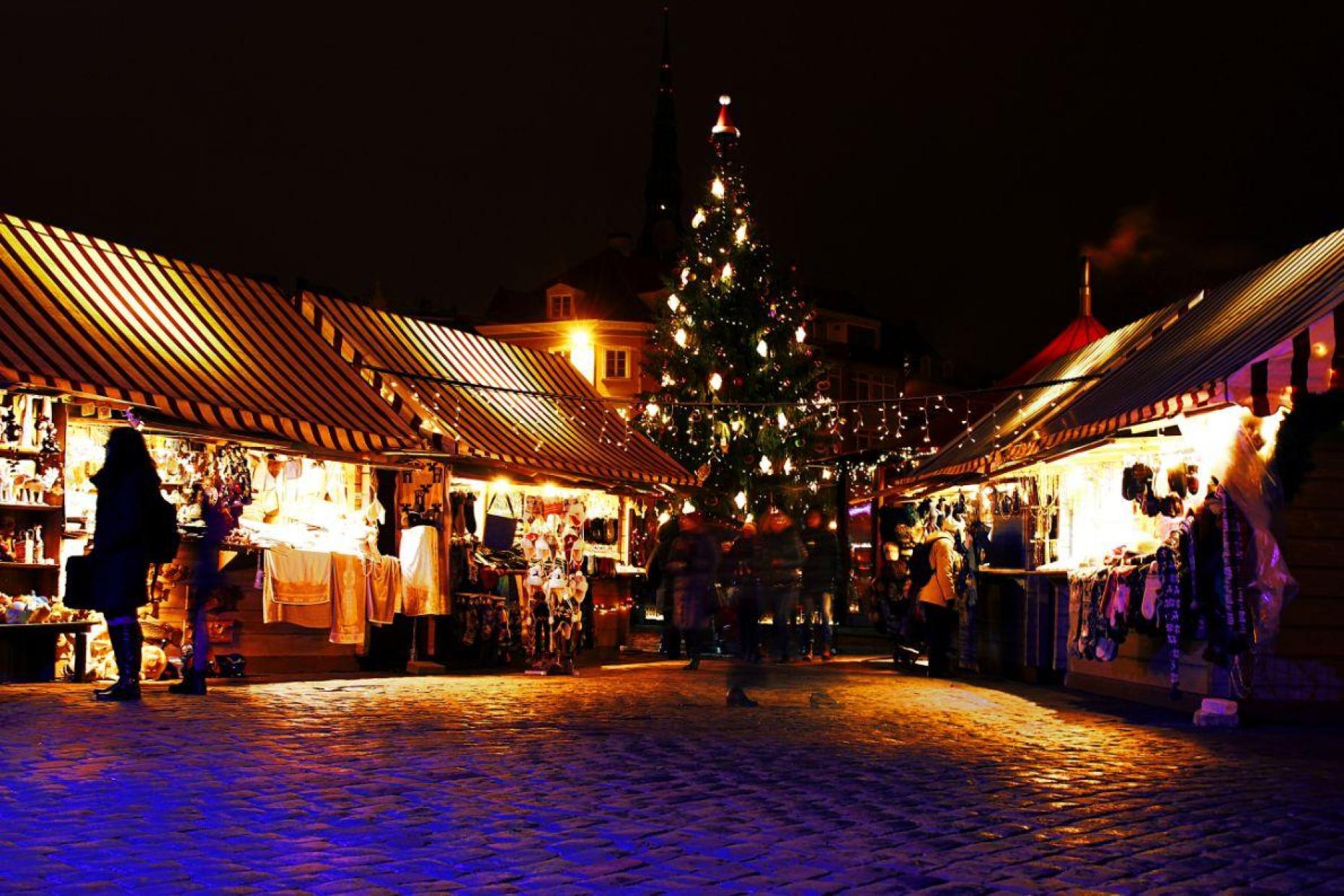 Christmas Market 1 99916