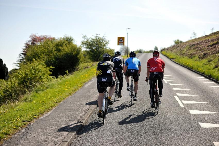 Cyclists Ilkley 2 441858