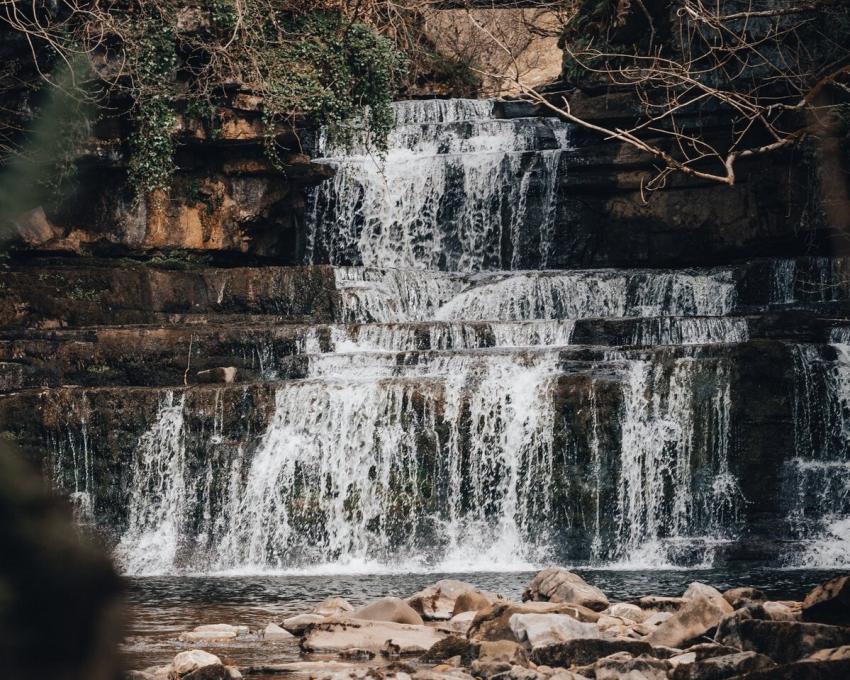 Hawes Waterfall 384906