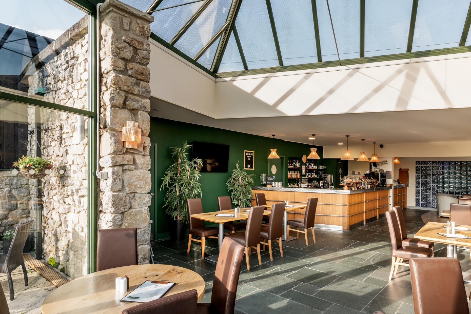 Ll Gi Woodland Cafe 05040 904369