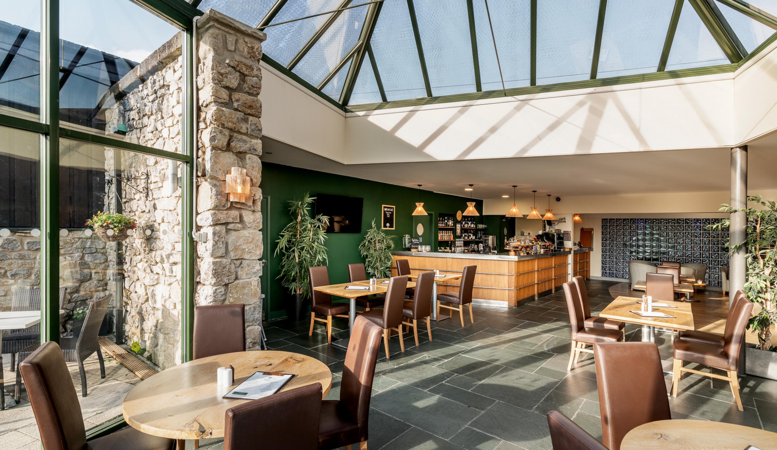 Ll Gi Woodland Cafe 05040