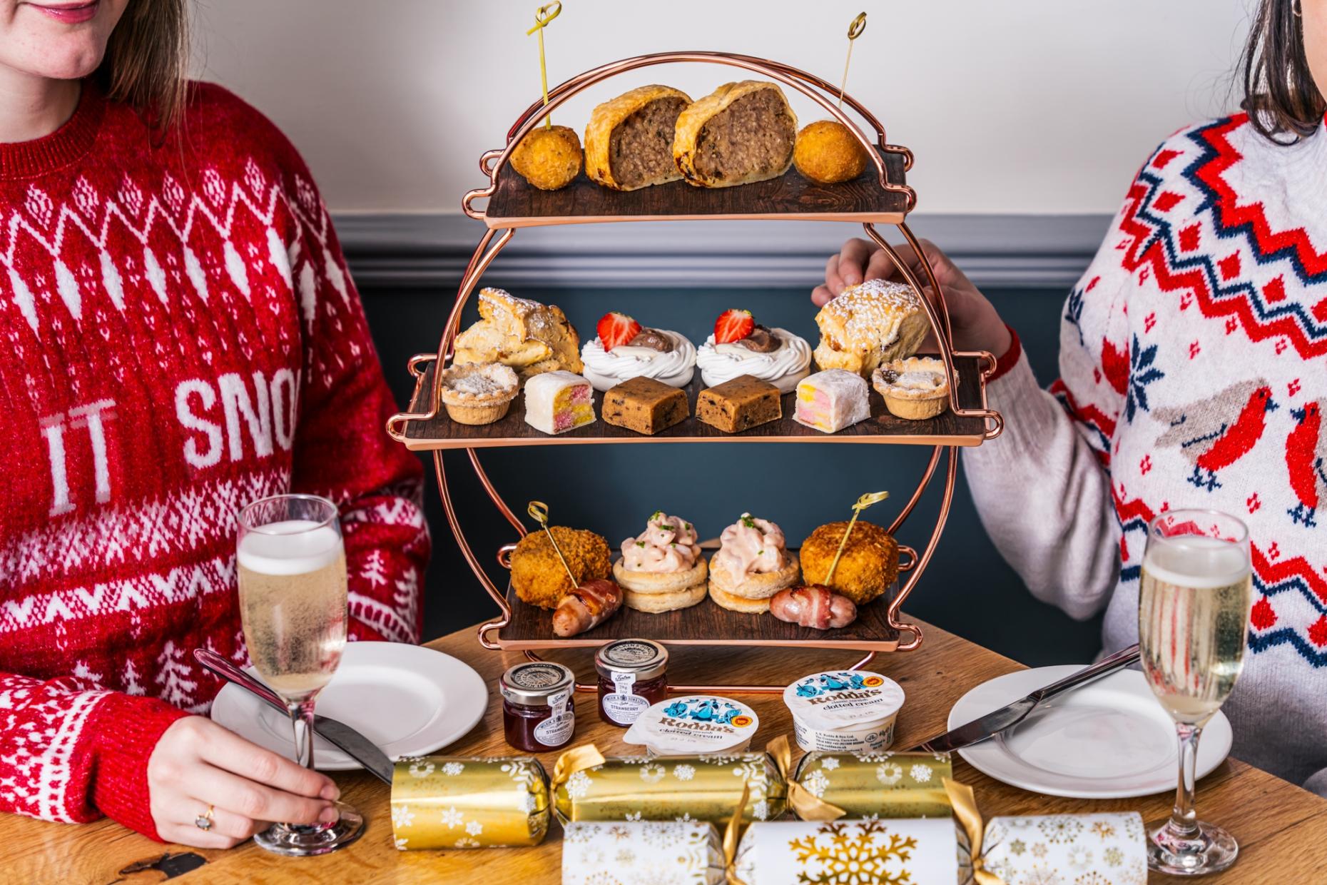 Lle Gi Xmas Aft Tea Aw23 06982 1062695