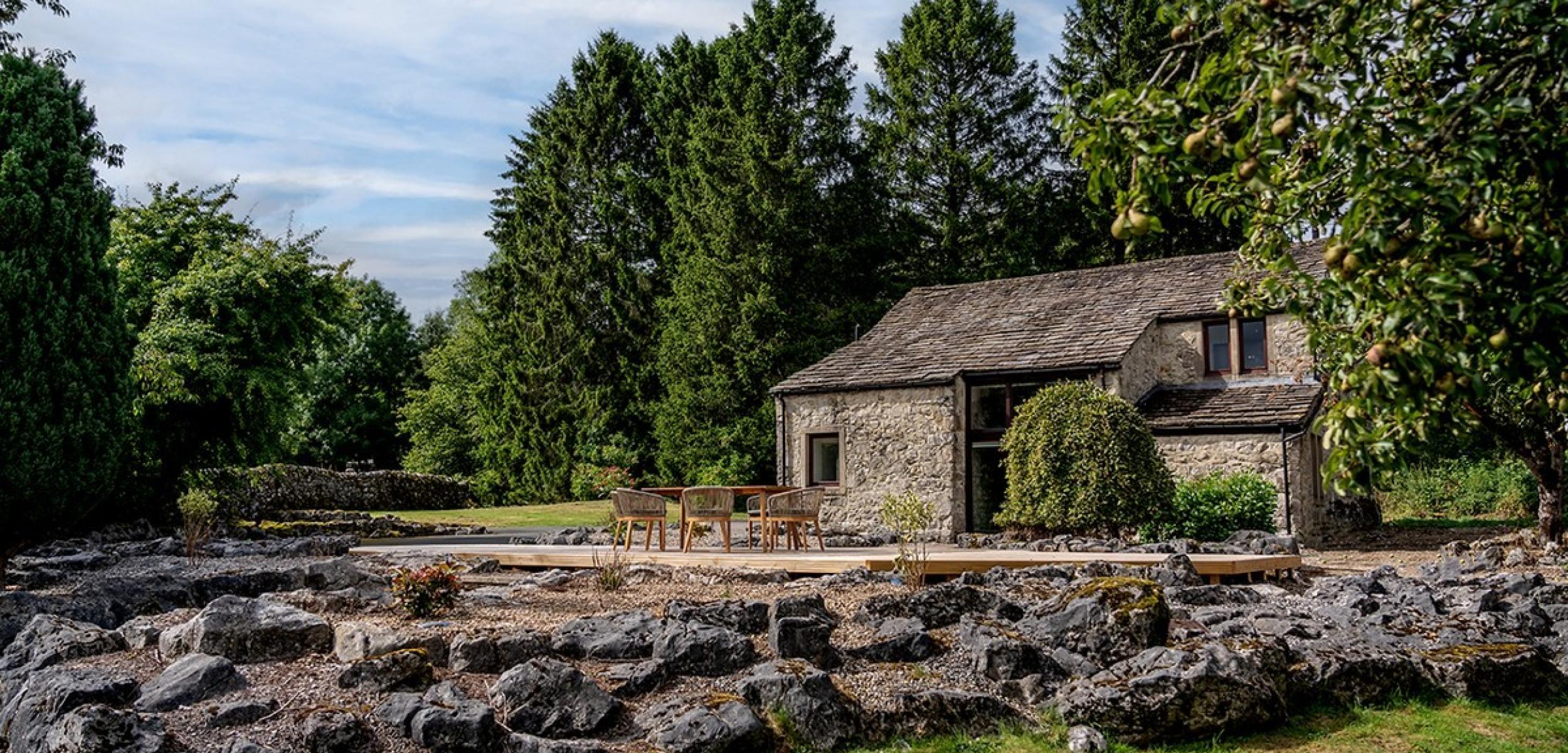 Lle La Lodge Ext 05406 772290