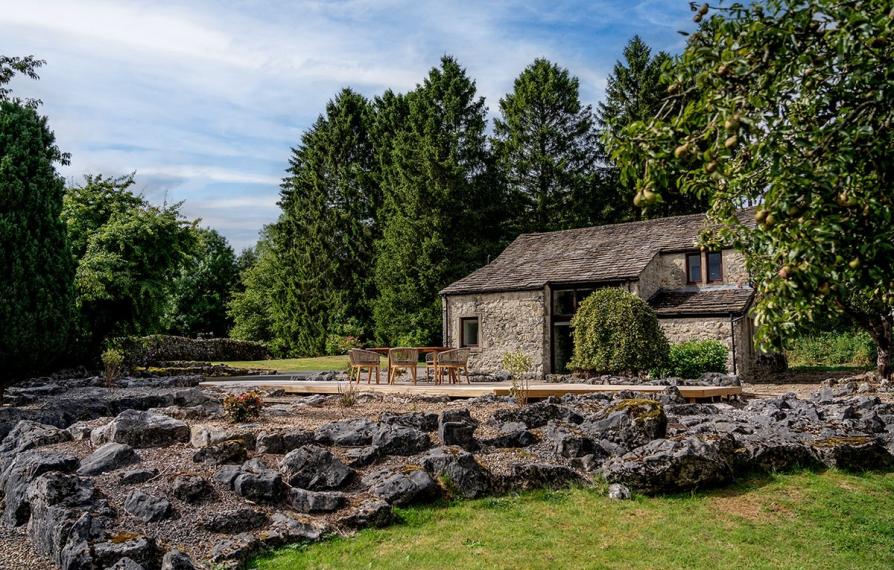 Lle La Lodge Ext 05406 772290