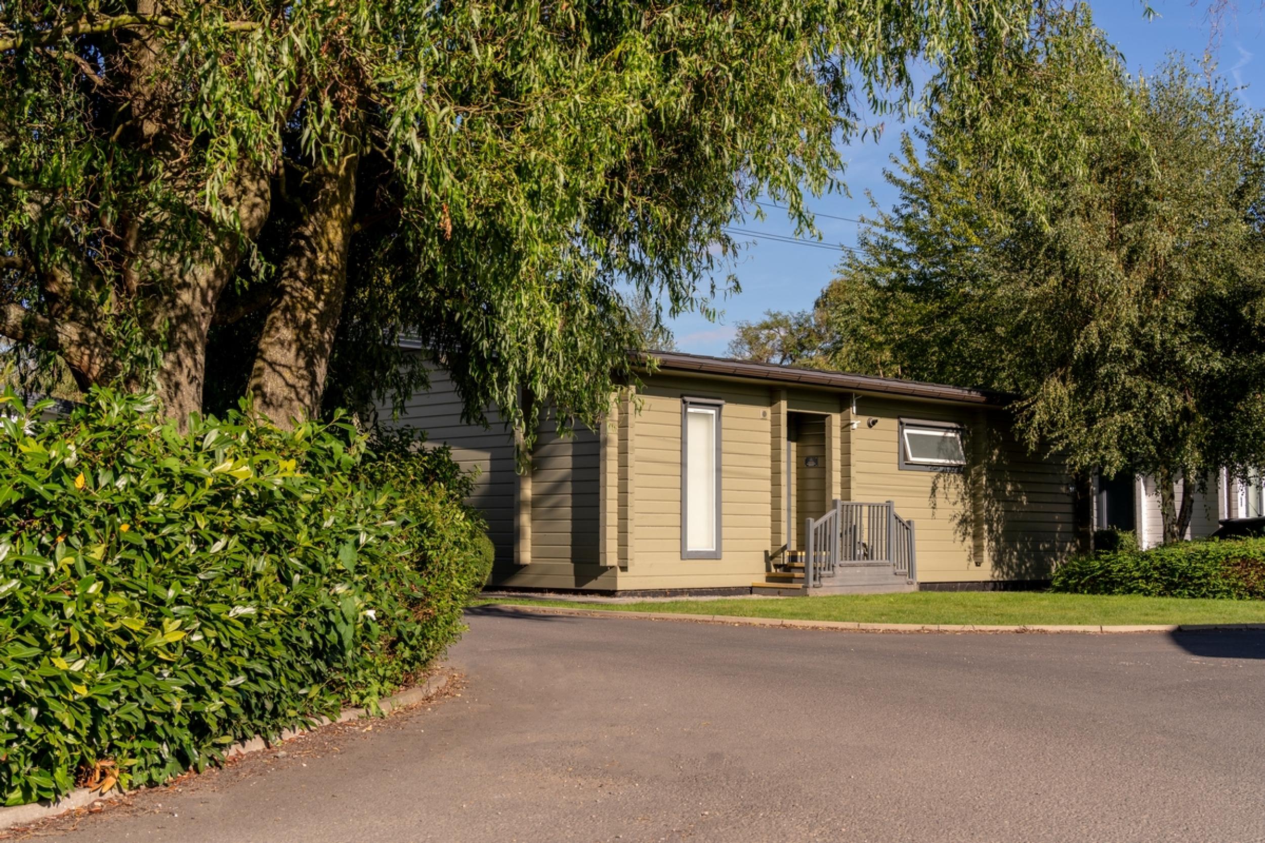 Roydon Grounds 07733 1001900