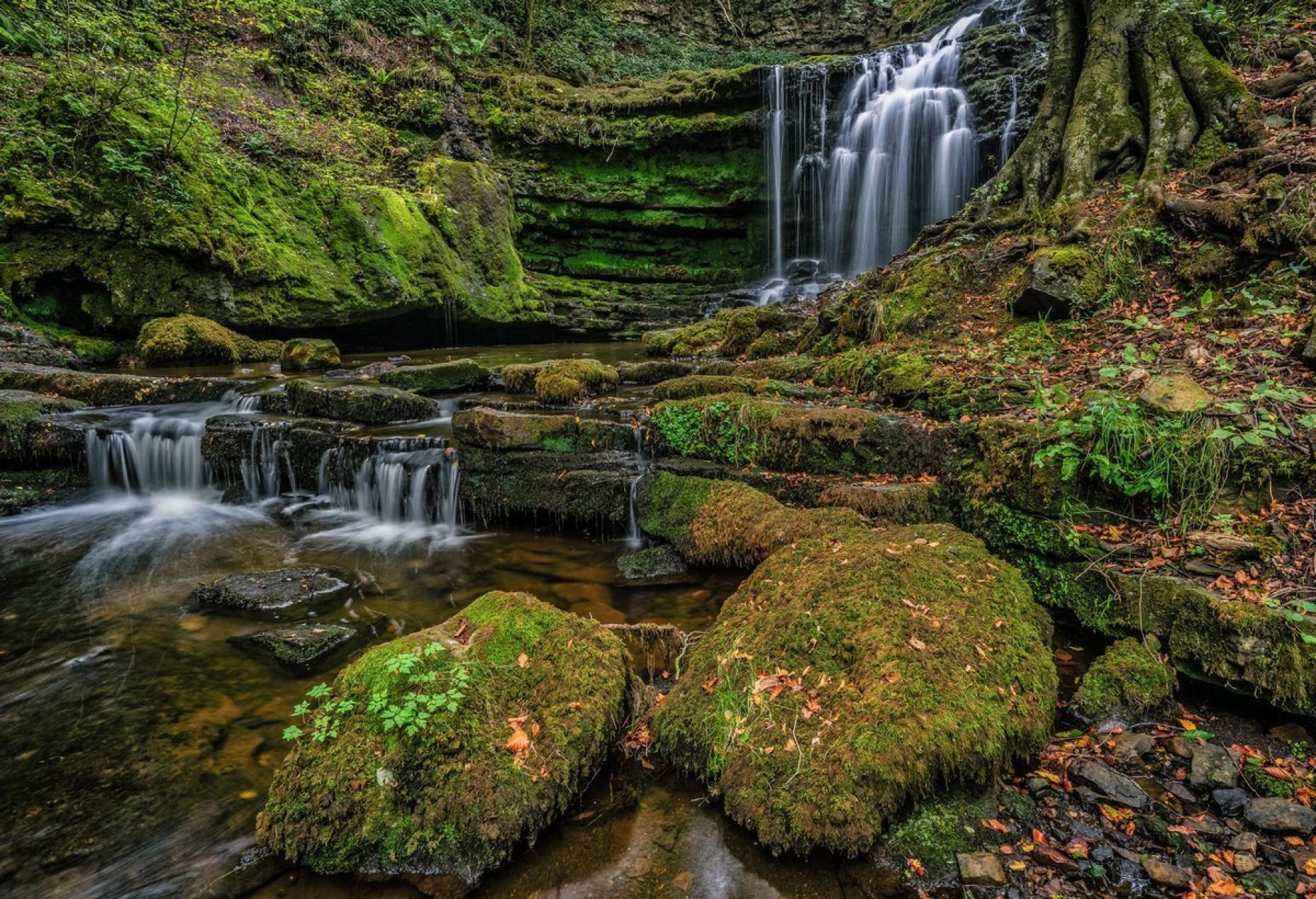 Skipton Waterfall 384907