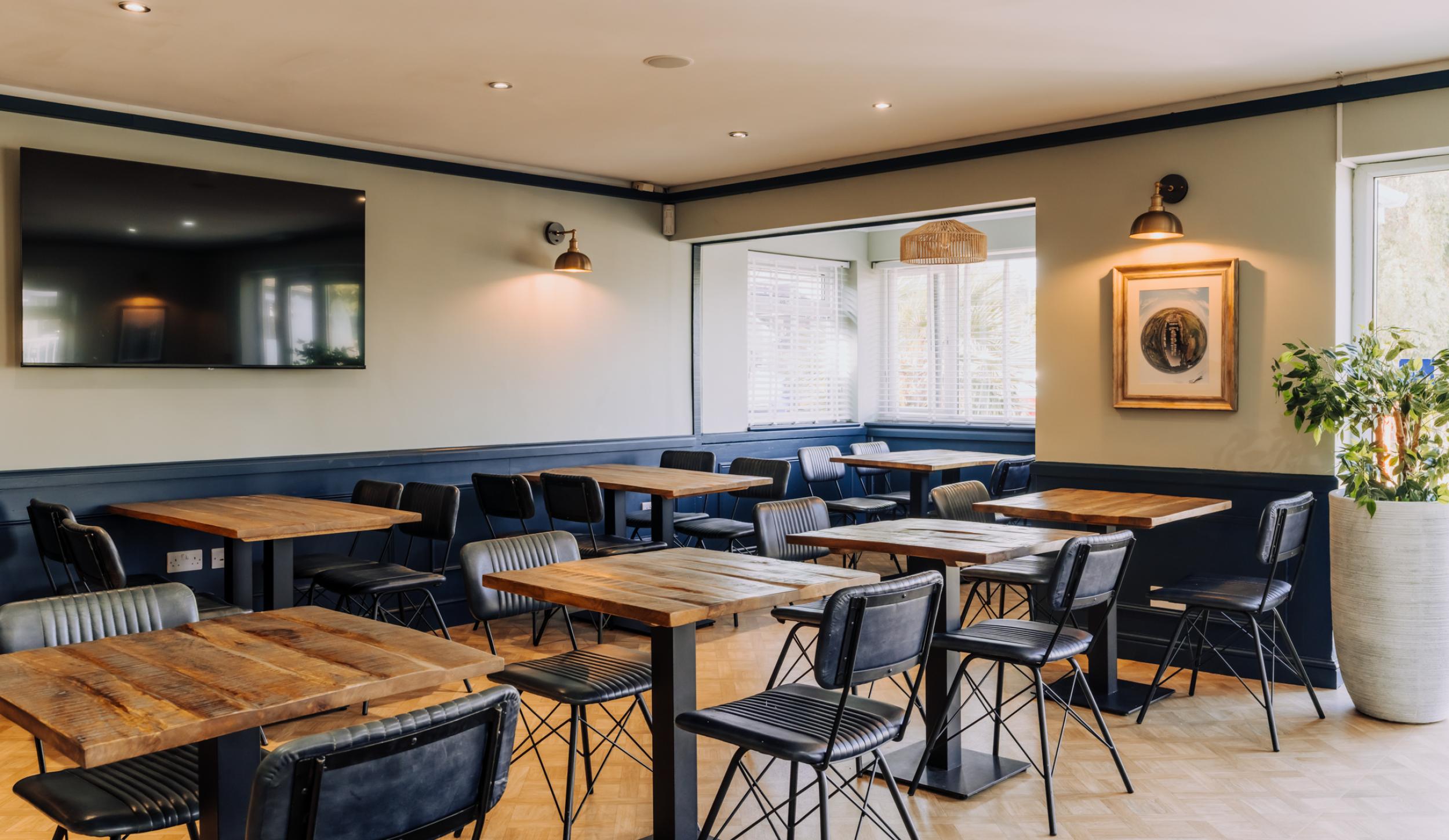 The Boathouse 00101 Lrj