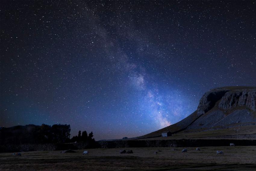 Vibrant Milky Way Over Norber Ridge Scaled 637516