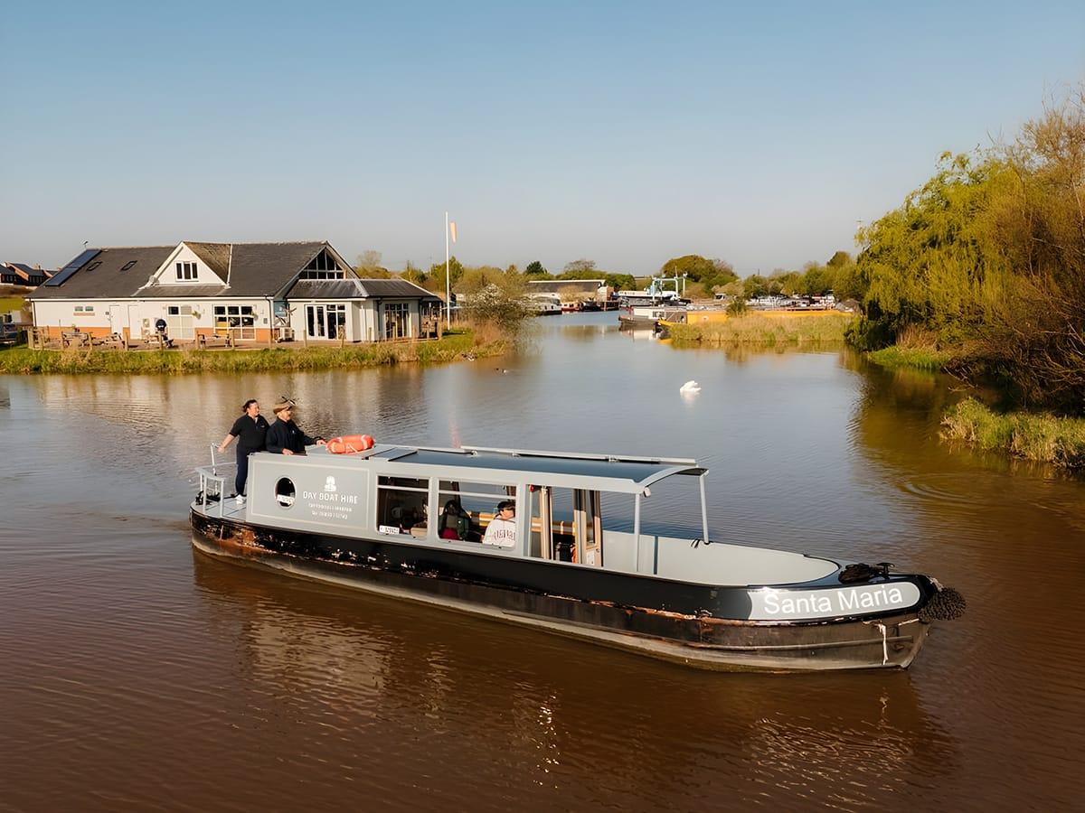 Boat Hire 10