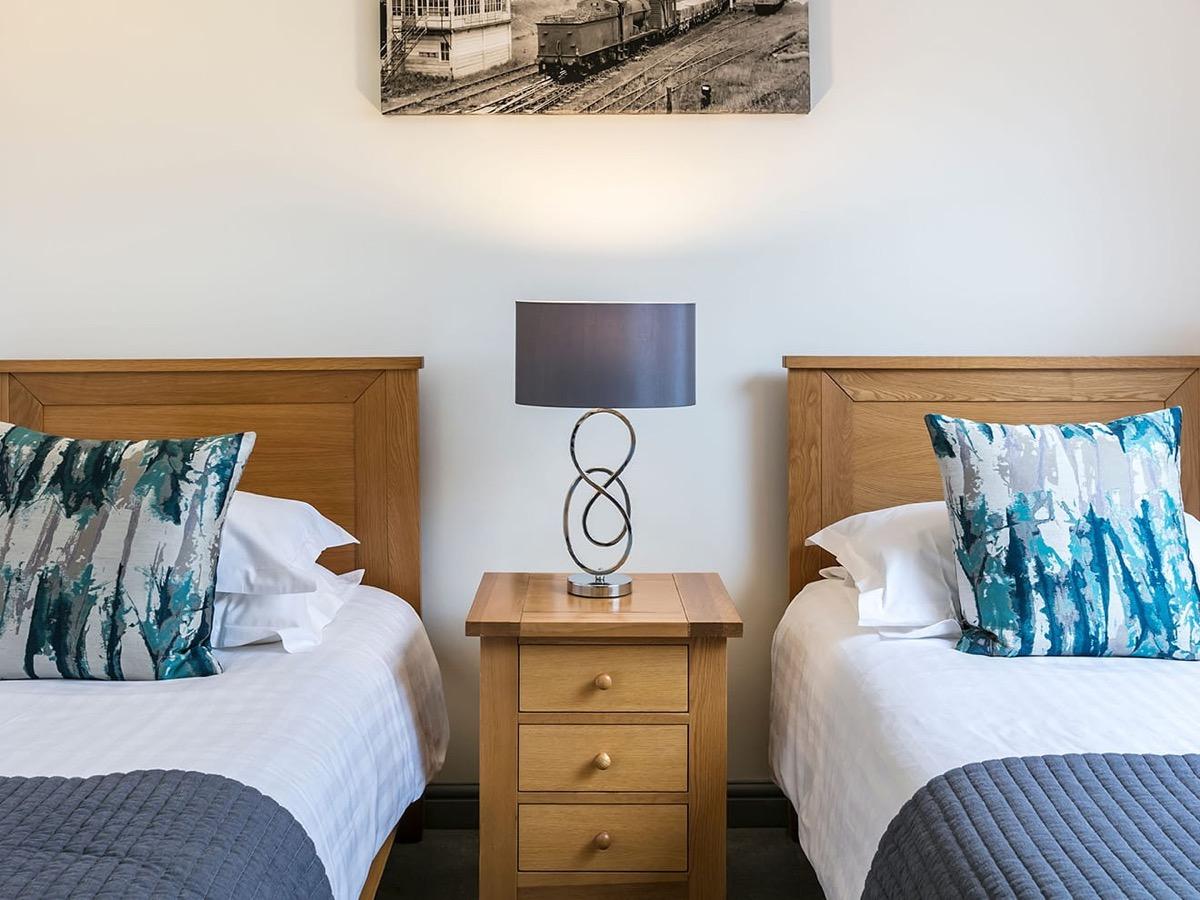 Hotel 4
