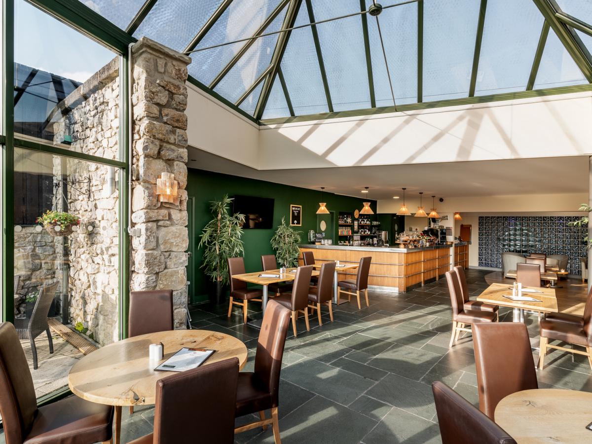 Ll Gi Woodland Cafe 05040