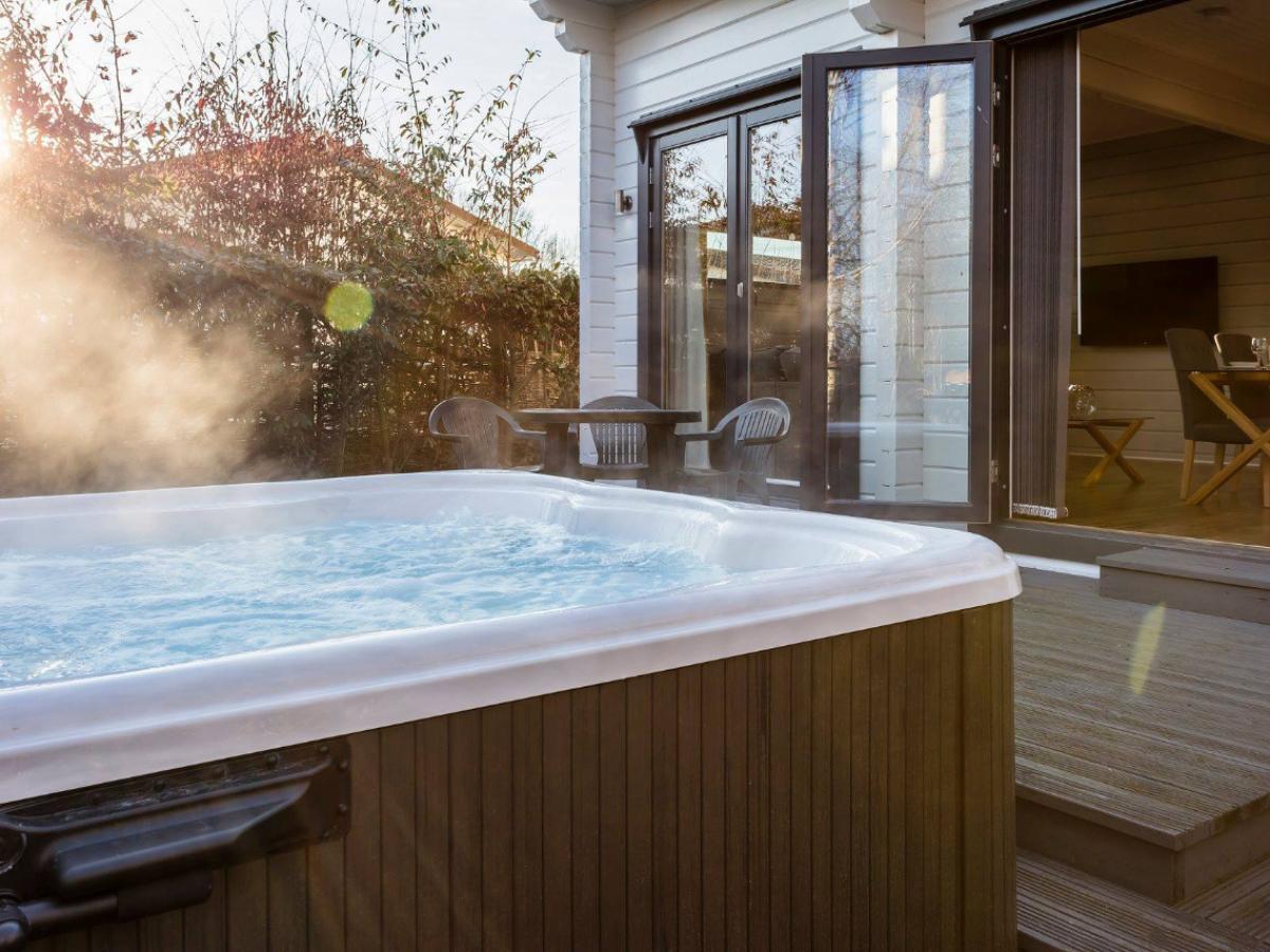 Roy Hot Tub 330768