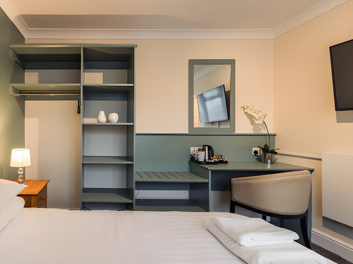 Roydon Hotel 11