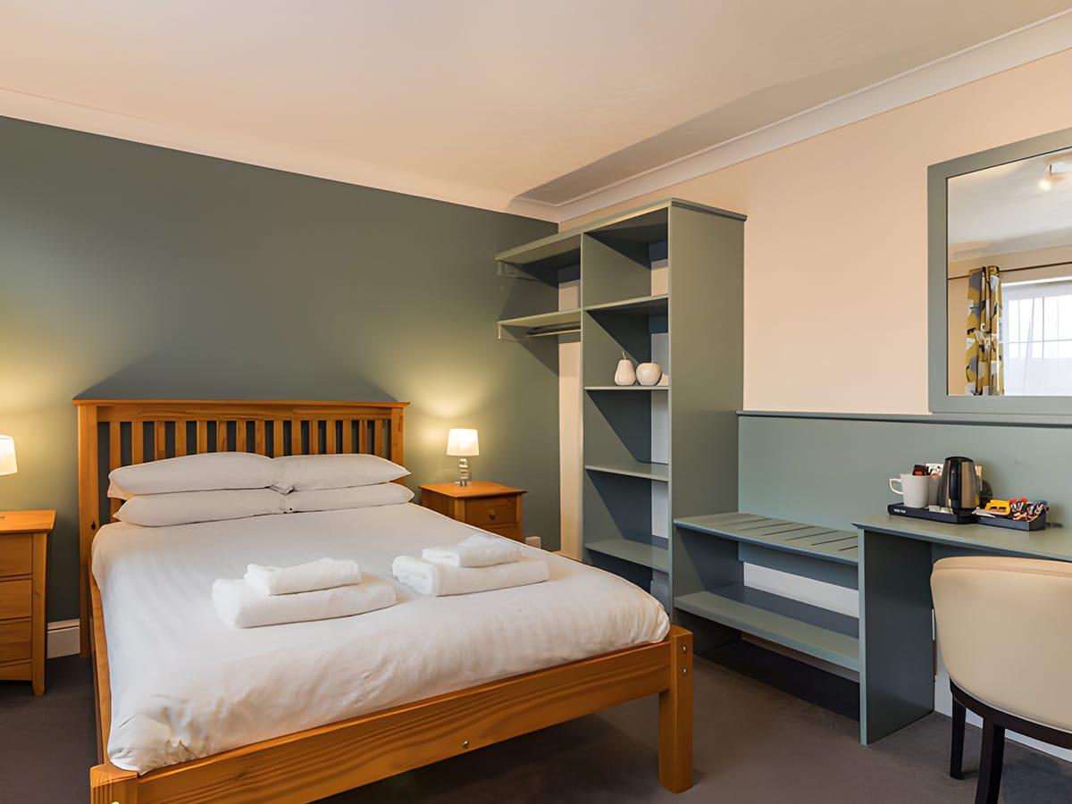 Roydon Hotel 12