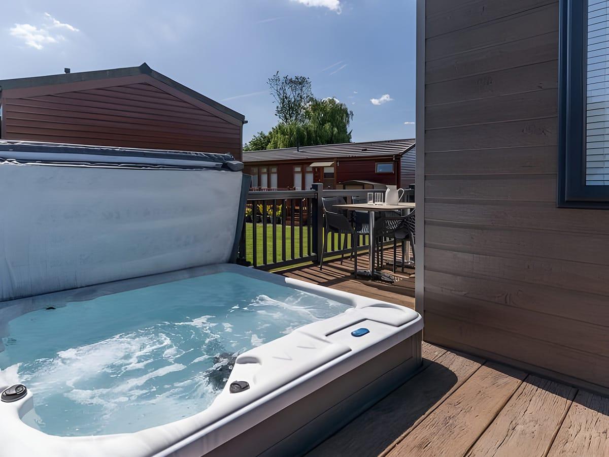 Roydon Lodge 2
