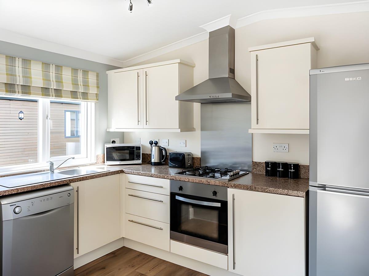 Roydon Lodge 7