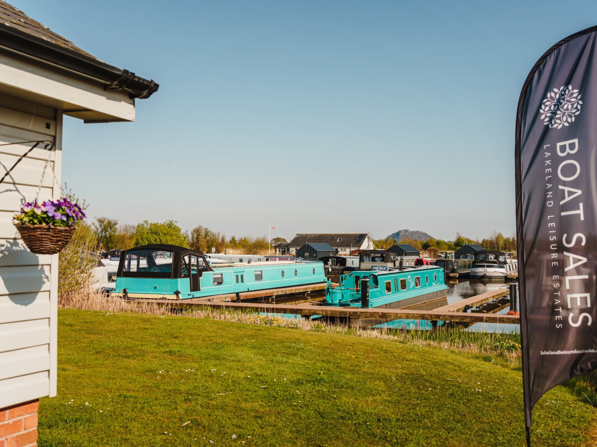 Th Boat Sales
