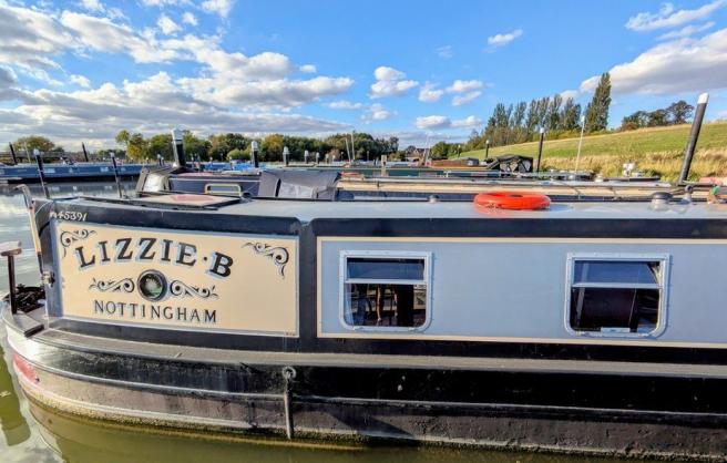 Lizzie B 14 1055765