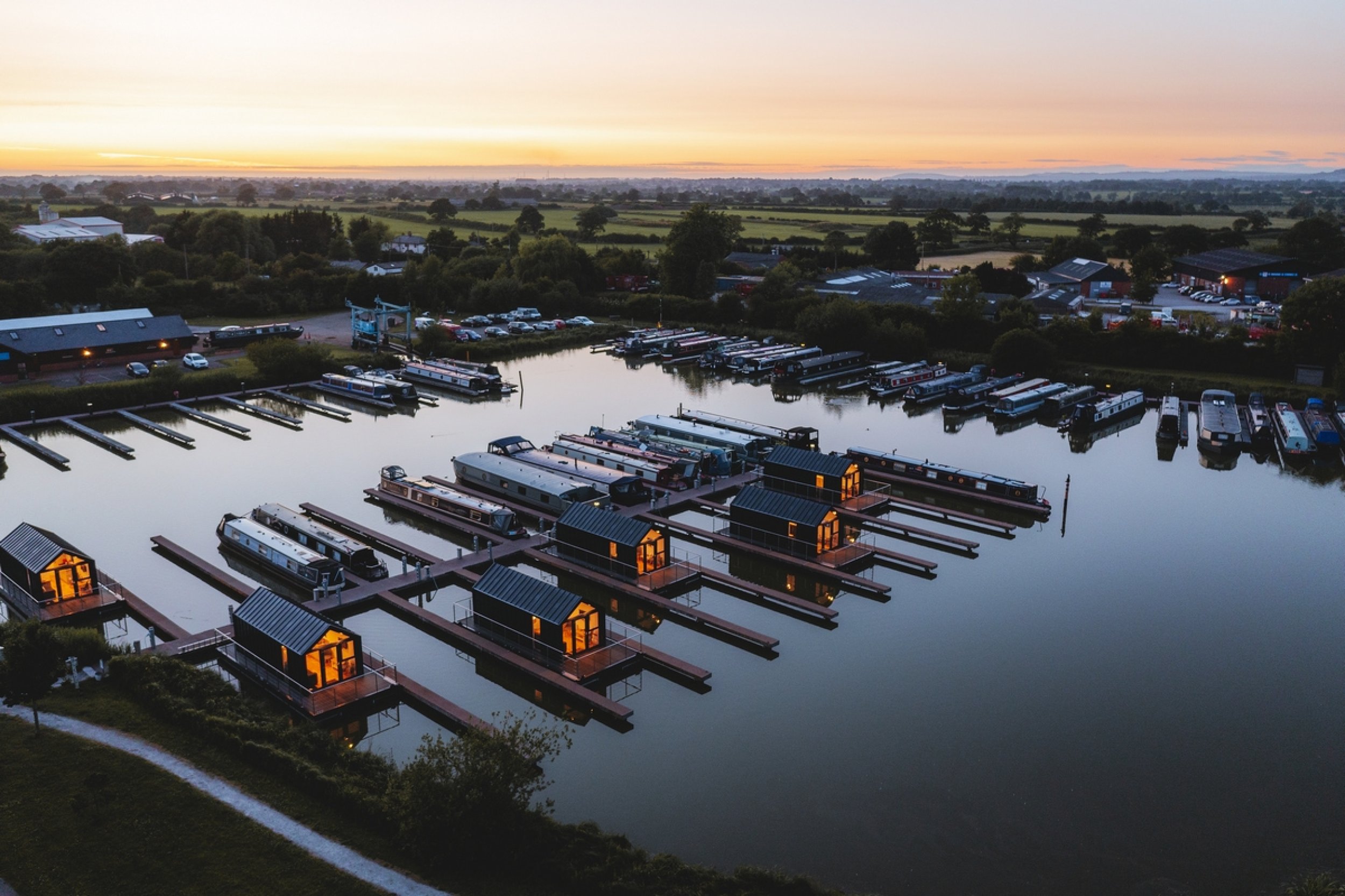 Teal - Luxury Floating Pod