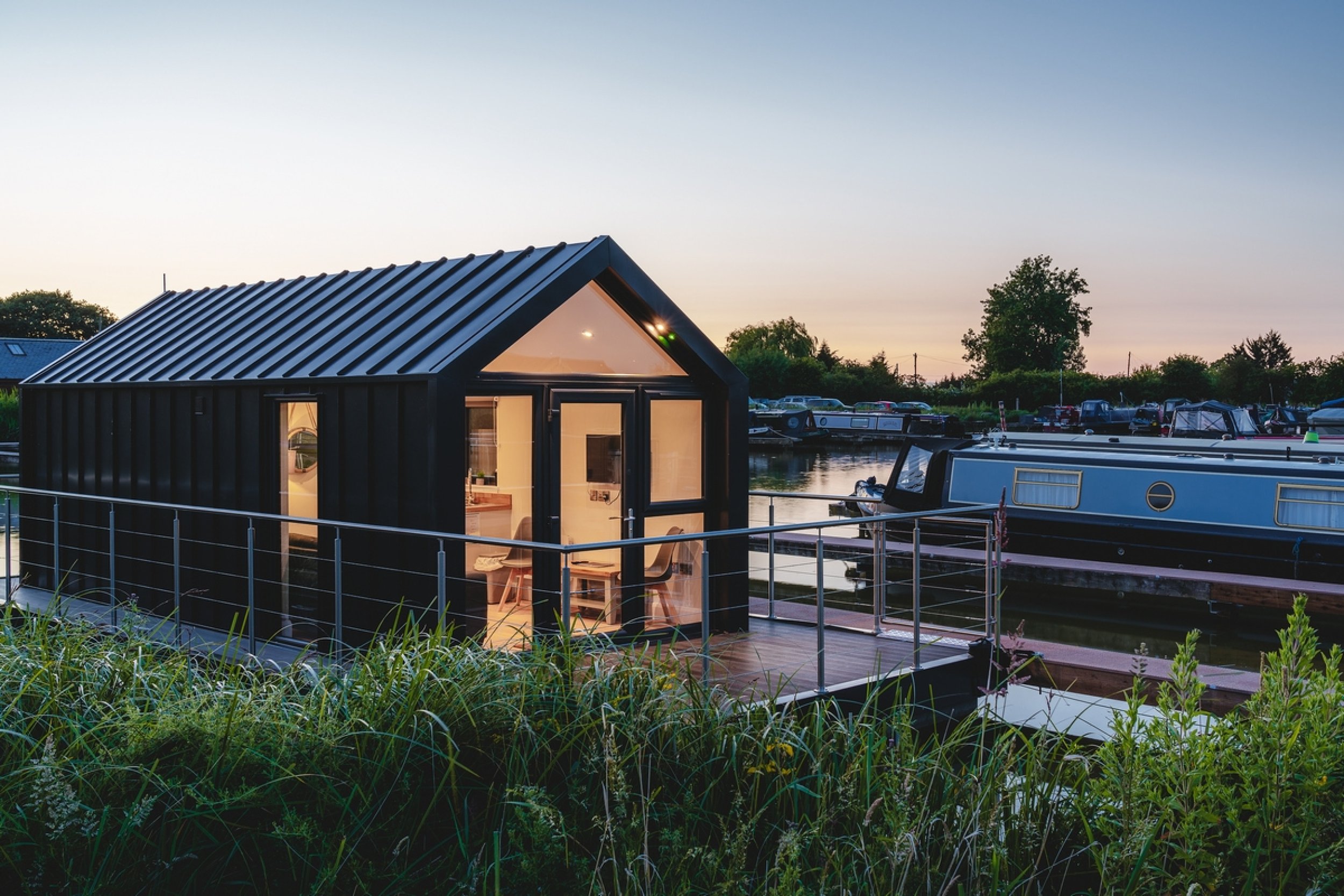 Teal - Luxury Floating Pod