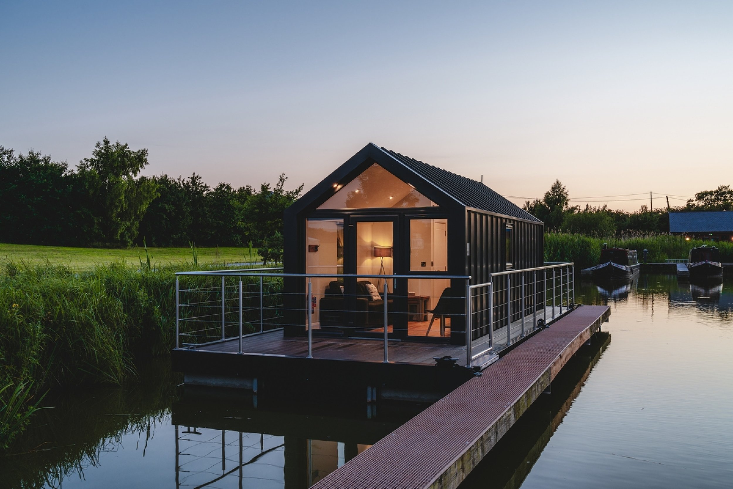Teal - Luxury Floating Pod