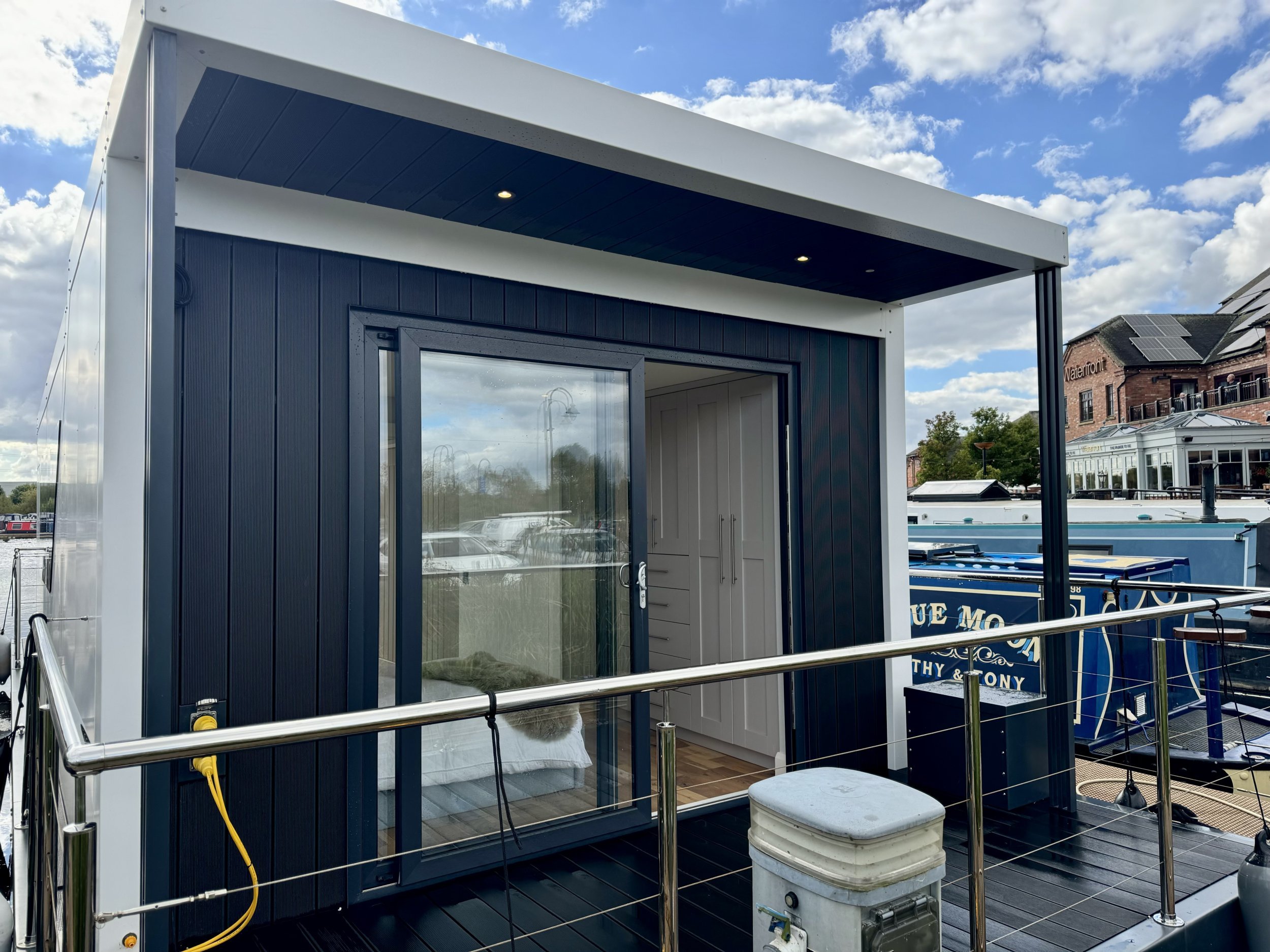 Floating Lodge