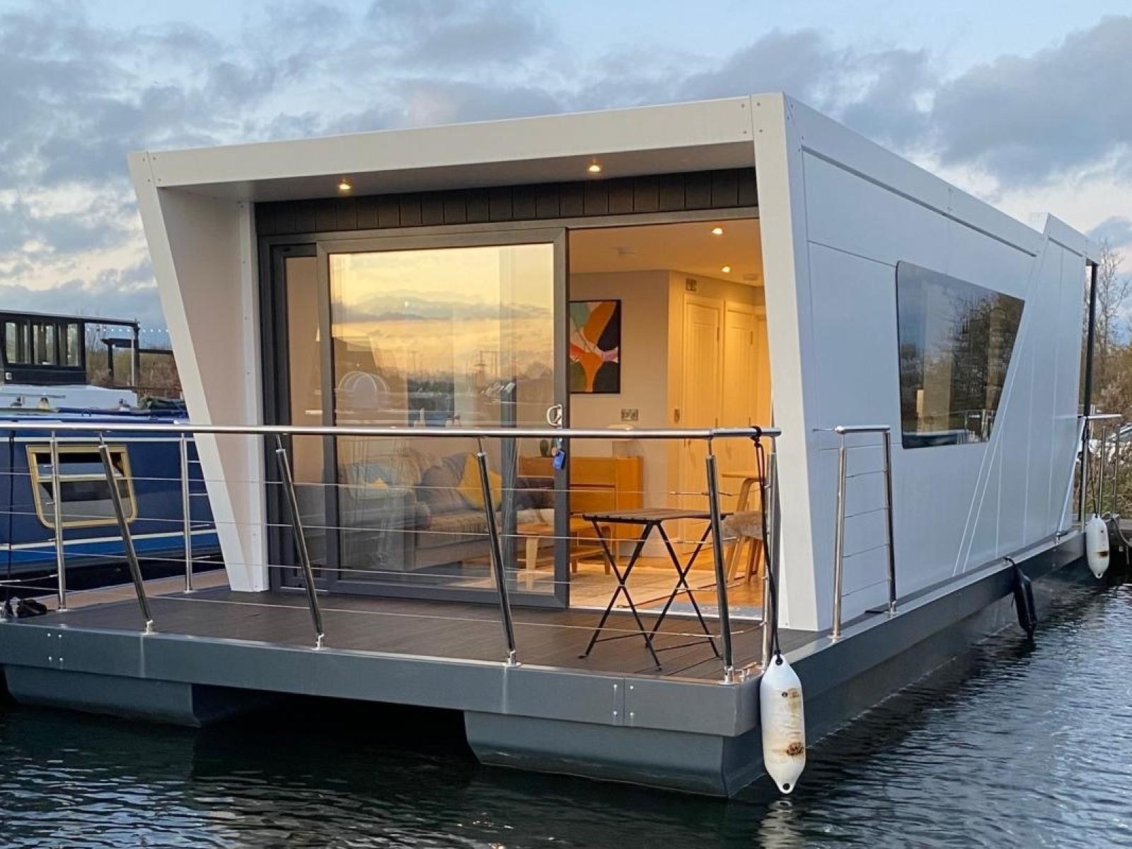 Floating Lodge