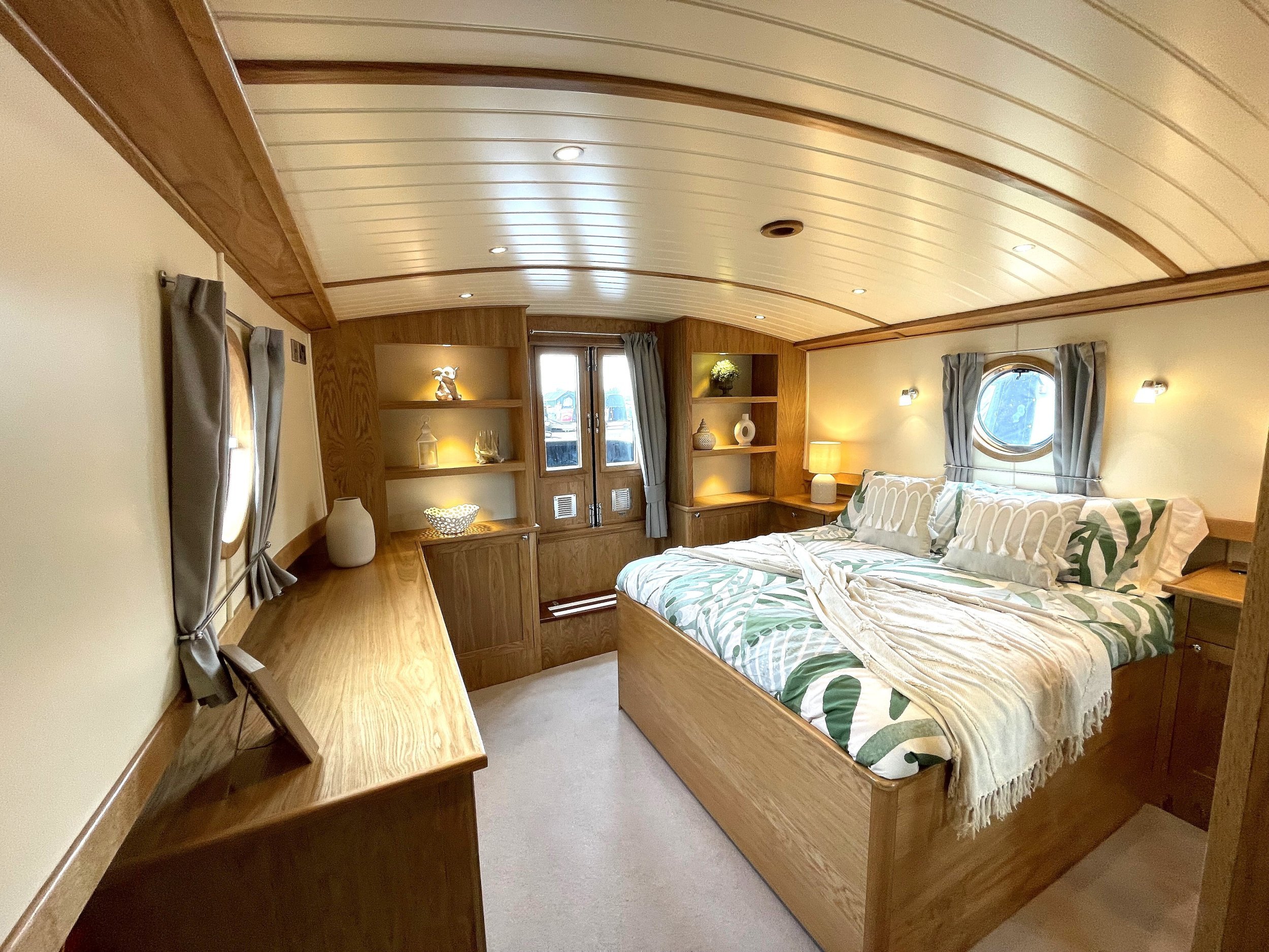 Brand New Oxford Blue Eurocruiser