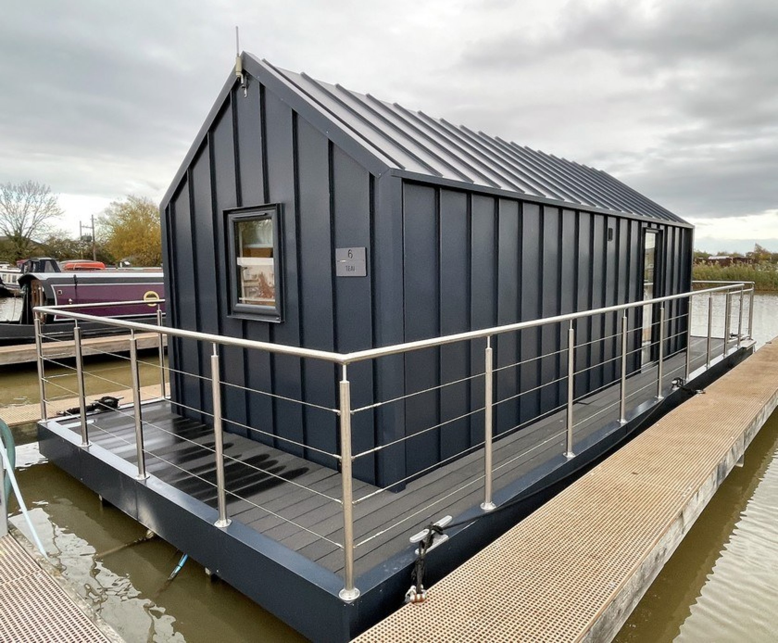 Teal - Luxury Floating Pod