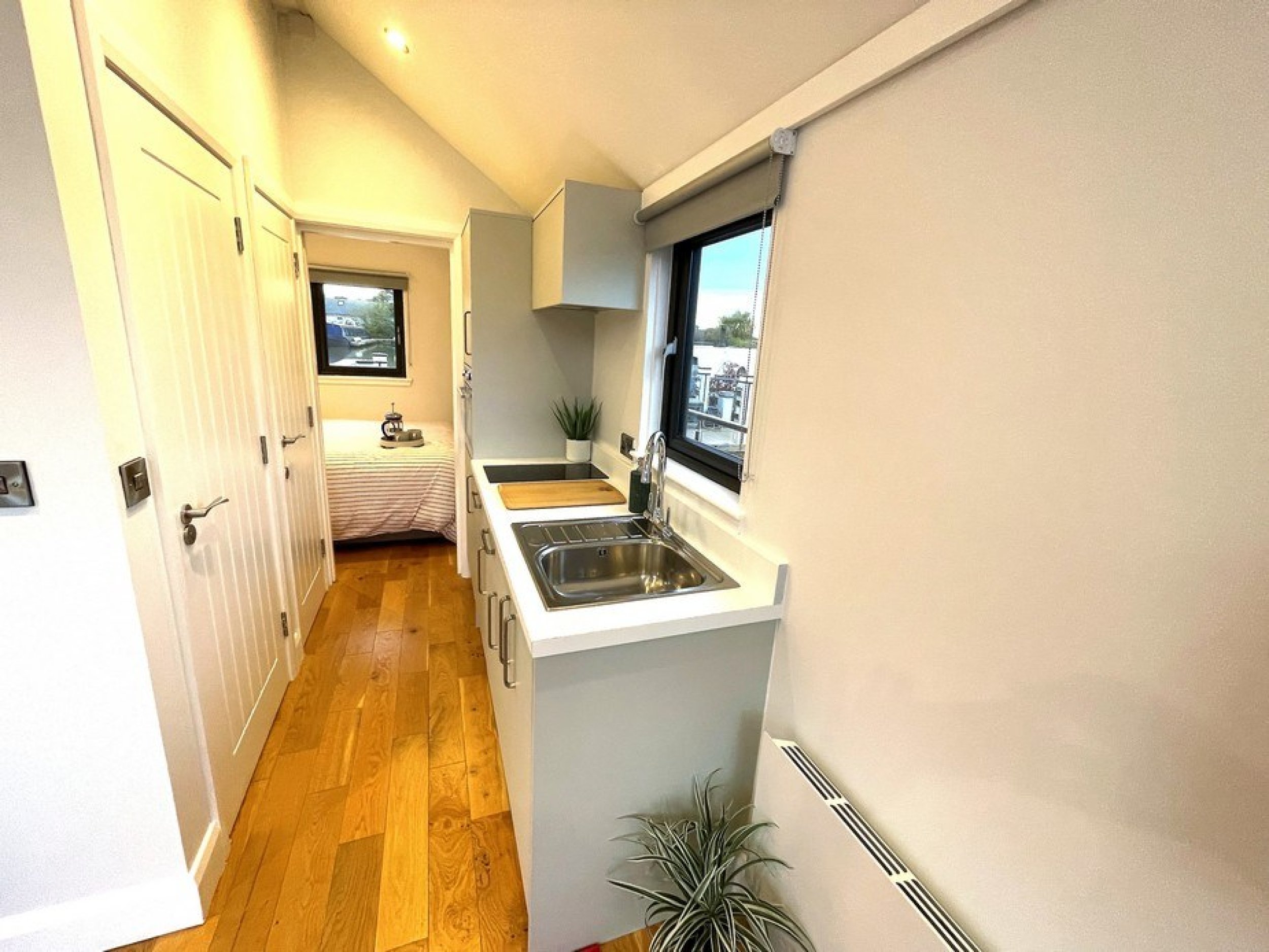 Teal - Luxury Floating Pod