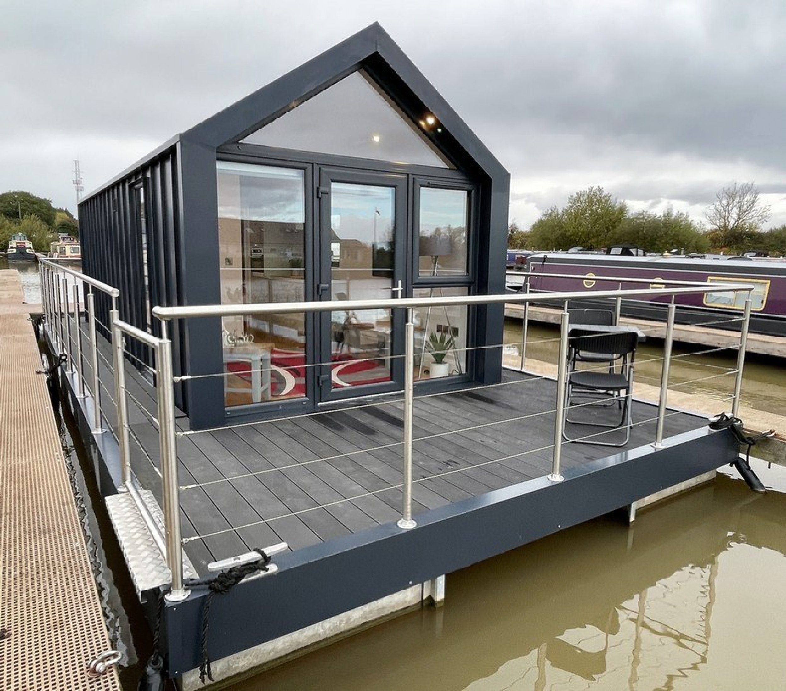 Teal - Luxury Floating Pod