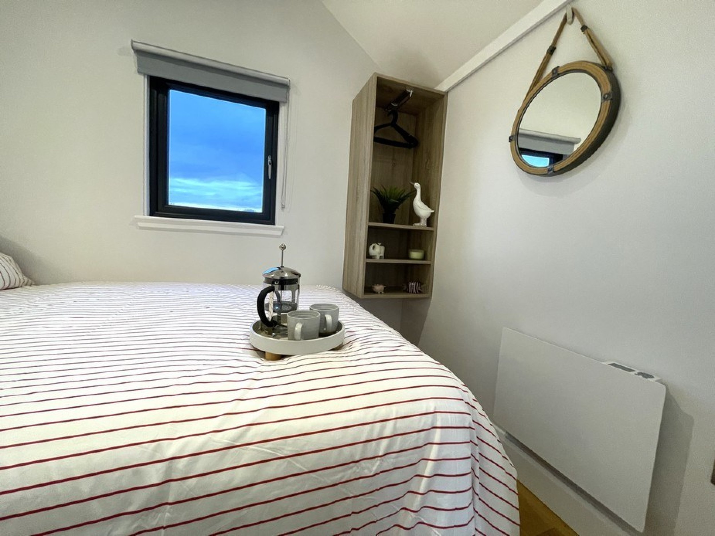 Teal - Luxury Floating Pod