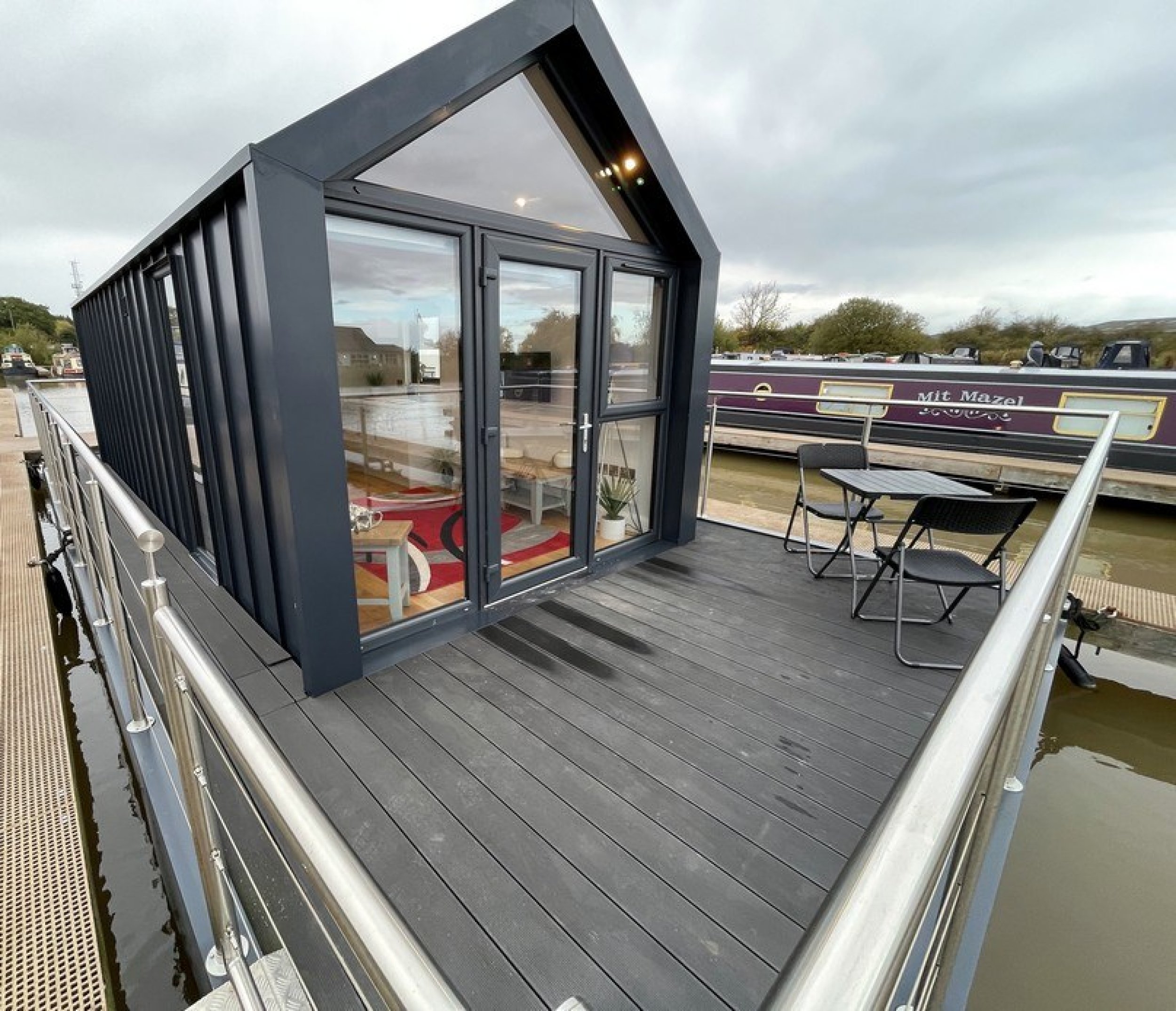 Teal - Luxury Floating Pod