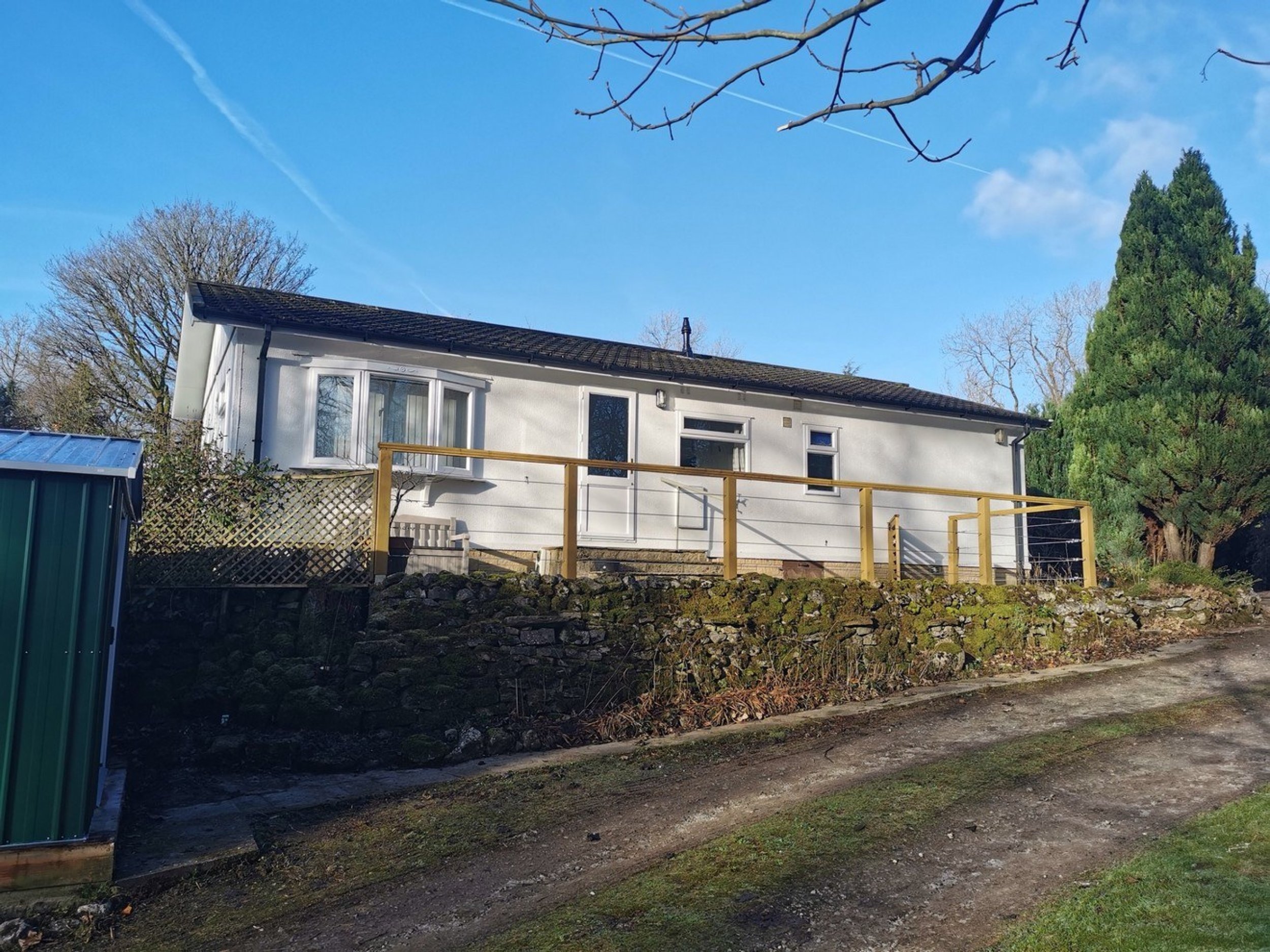 8 Wood Acre Close
