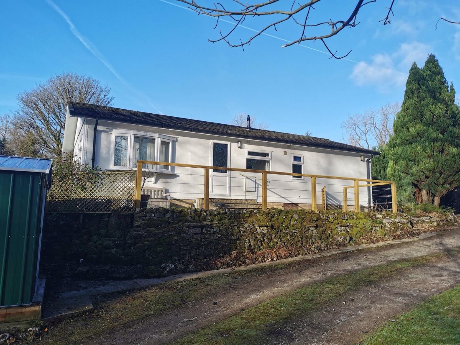 8 Wood Acre Close