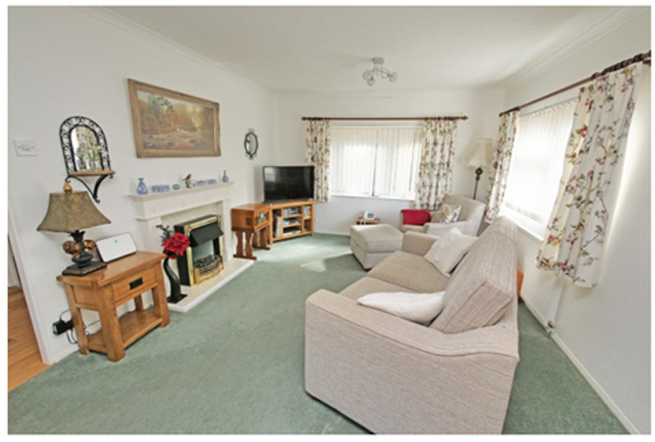 8 Wood Acre Close