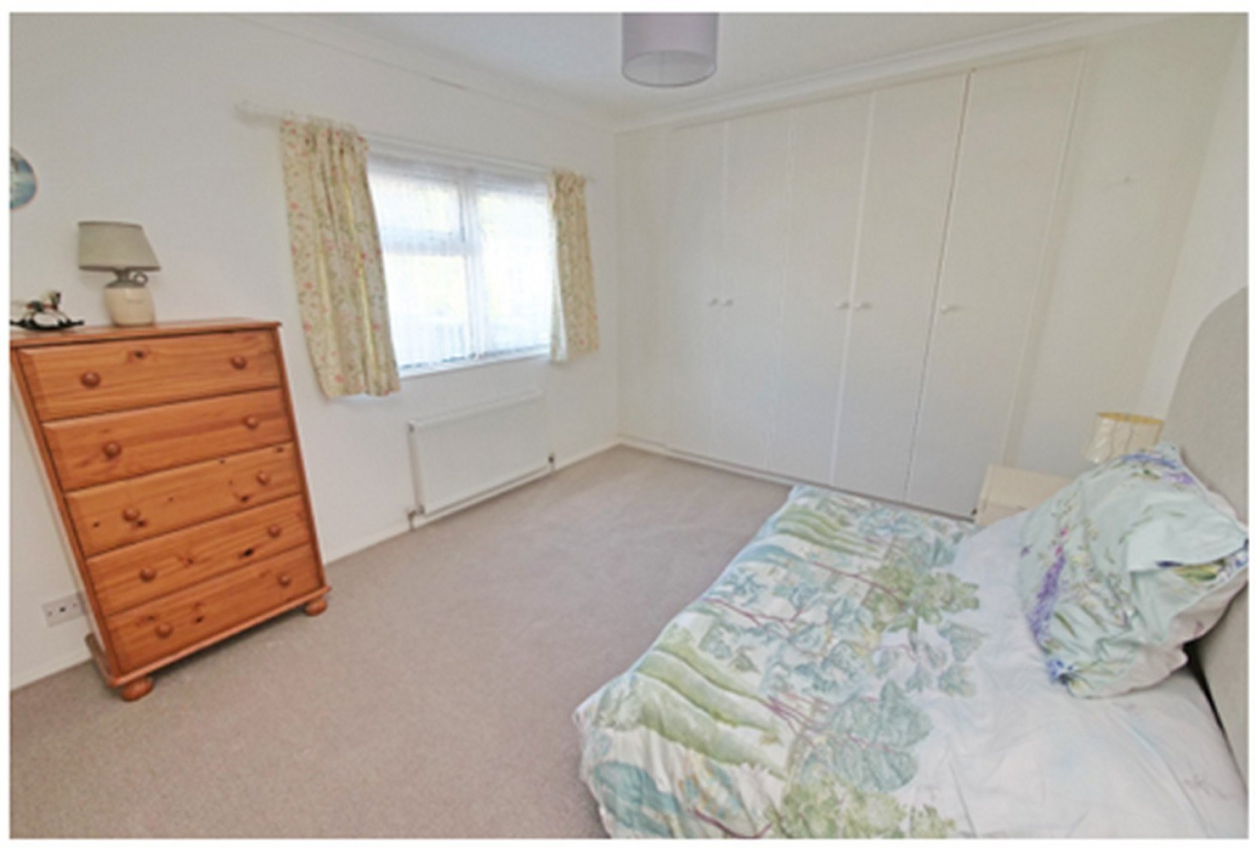 8 Wood Acre Close