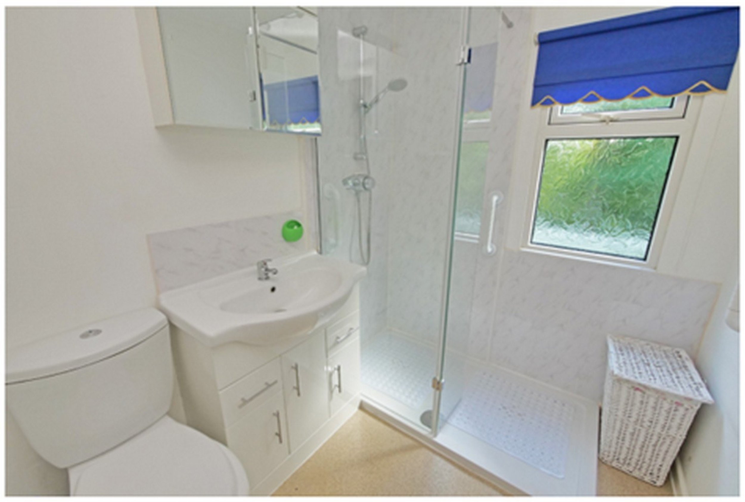 8 Wood Acre Close