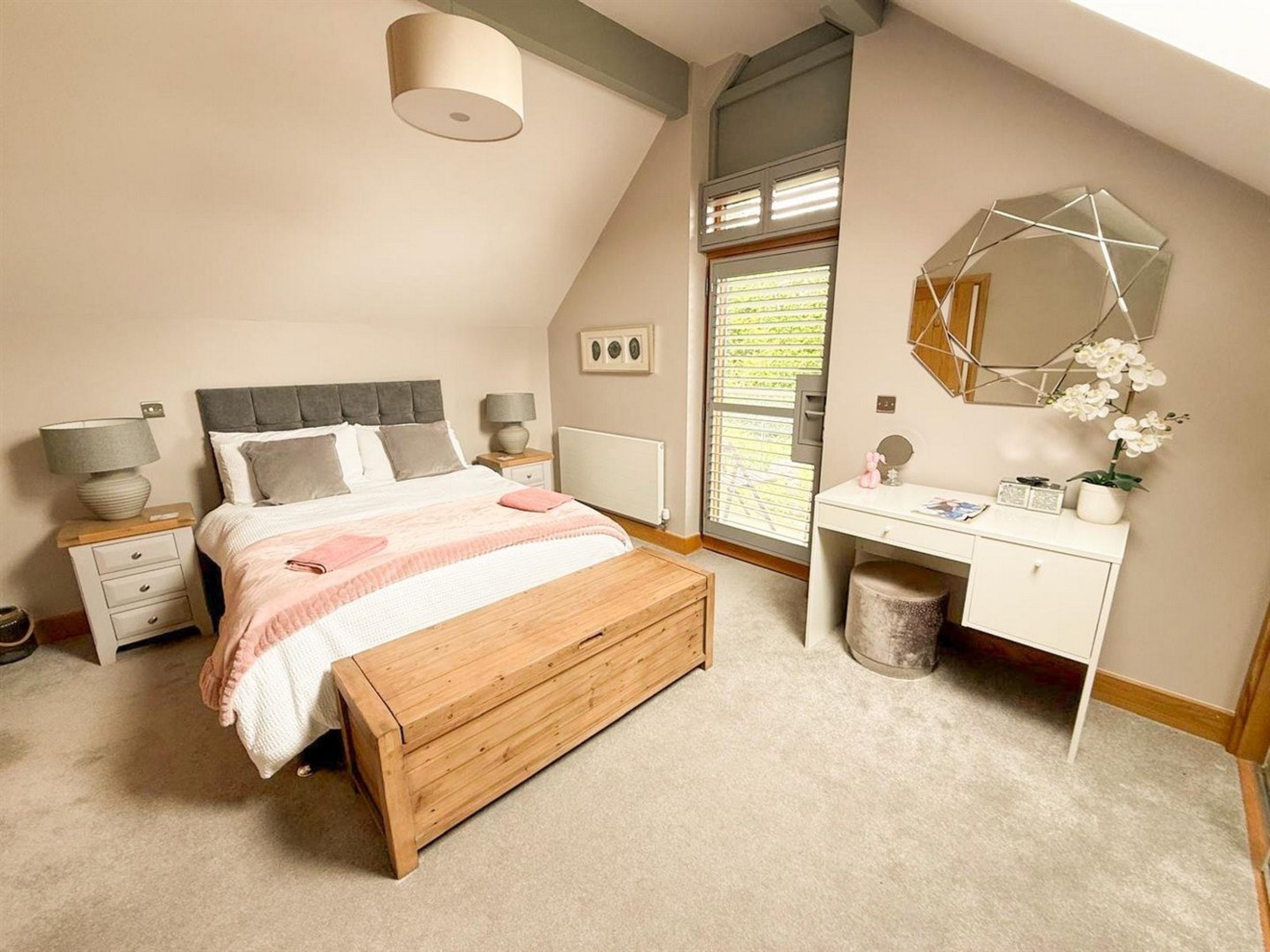 9 Thorpe View