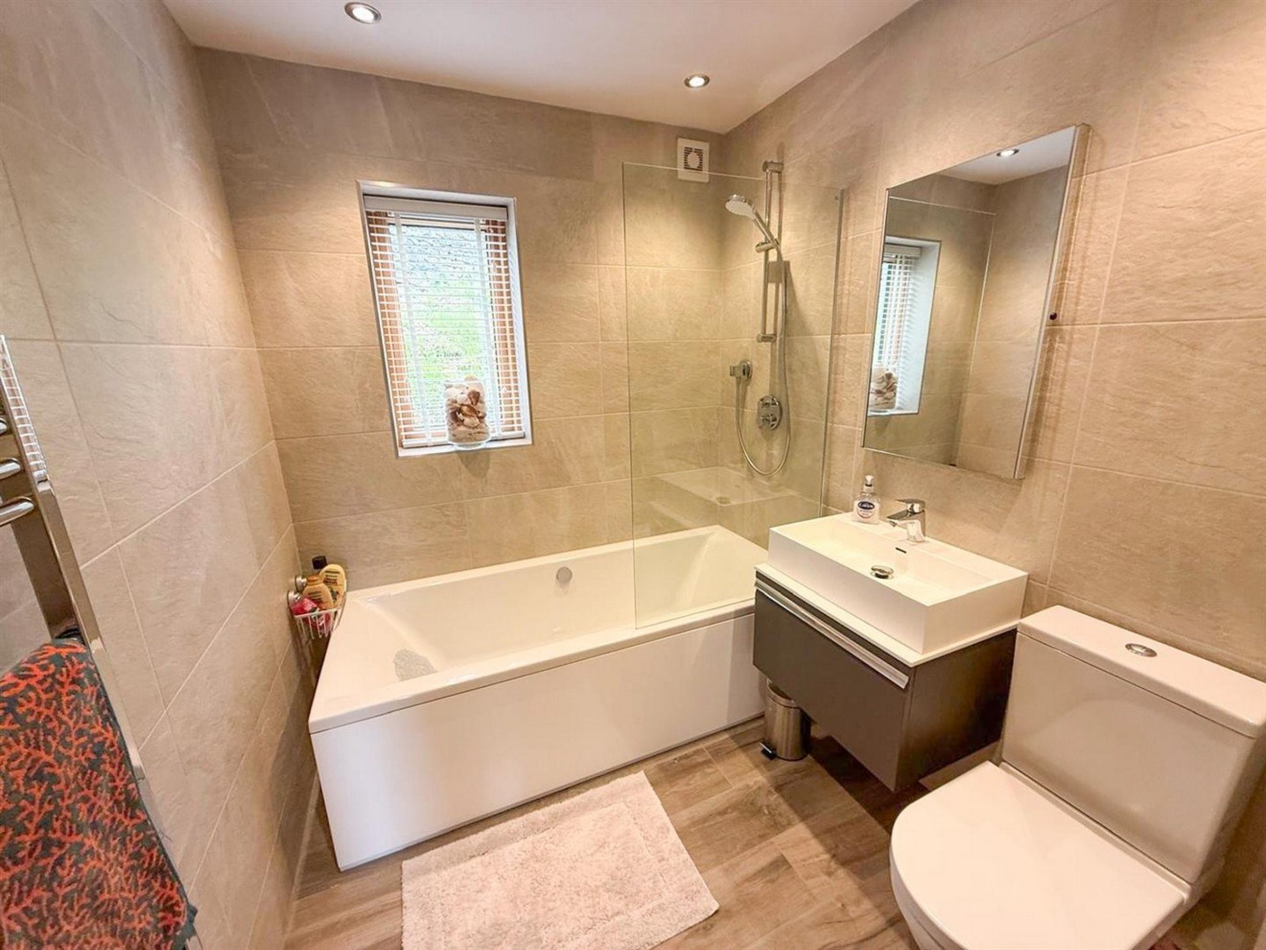 9 Thorpe View