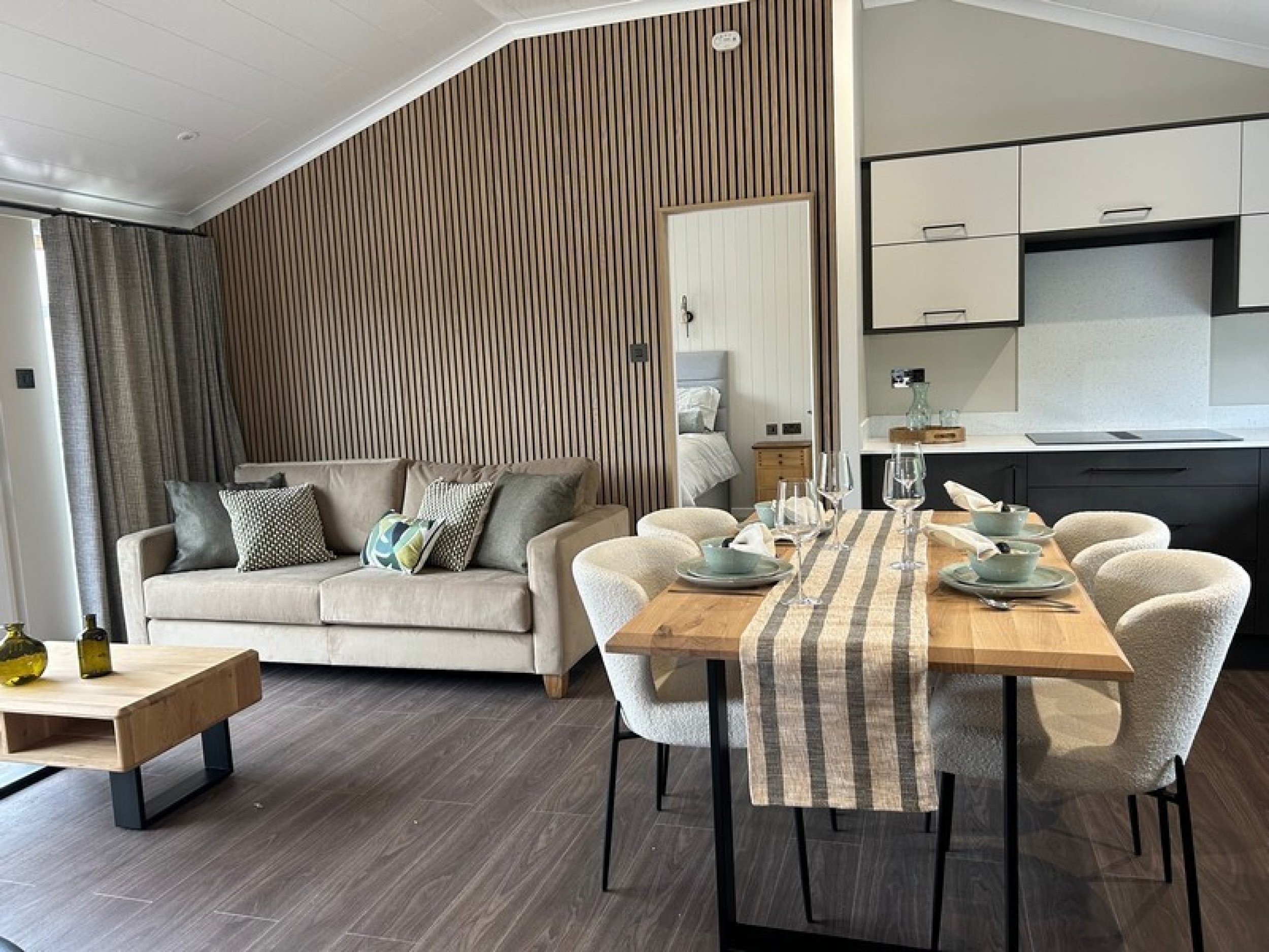 *UNDER OFFER* The Alaska Lodge