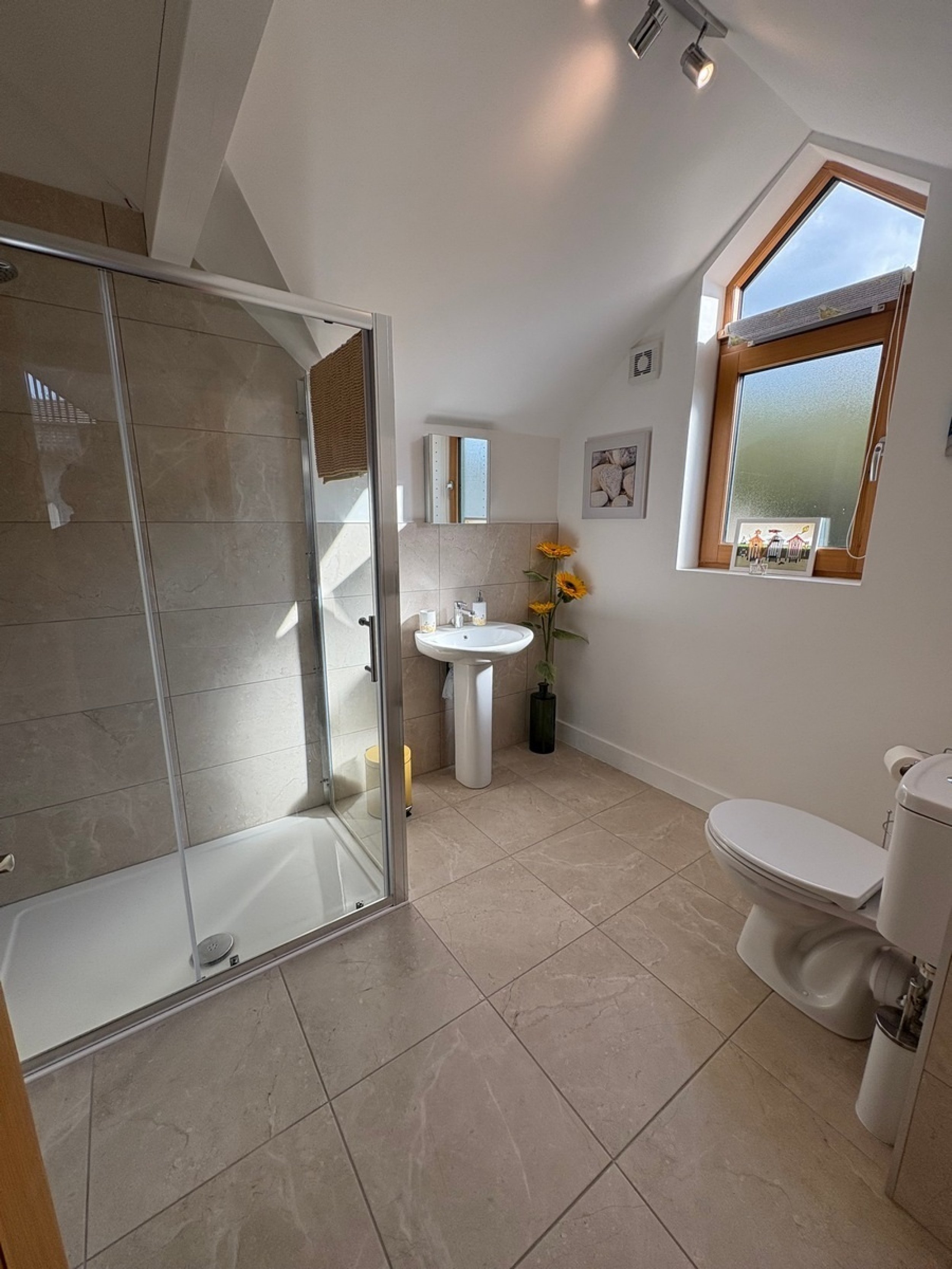 11 Thorpe View