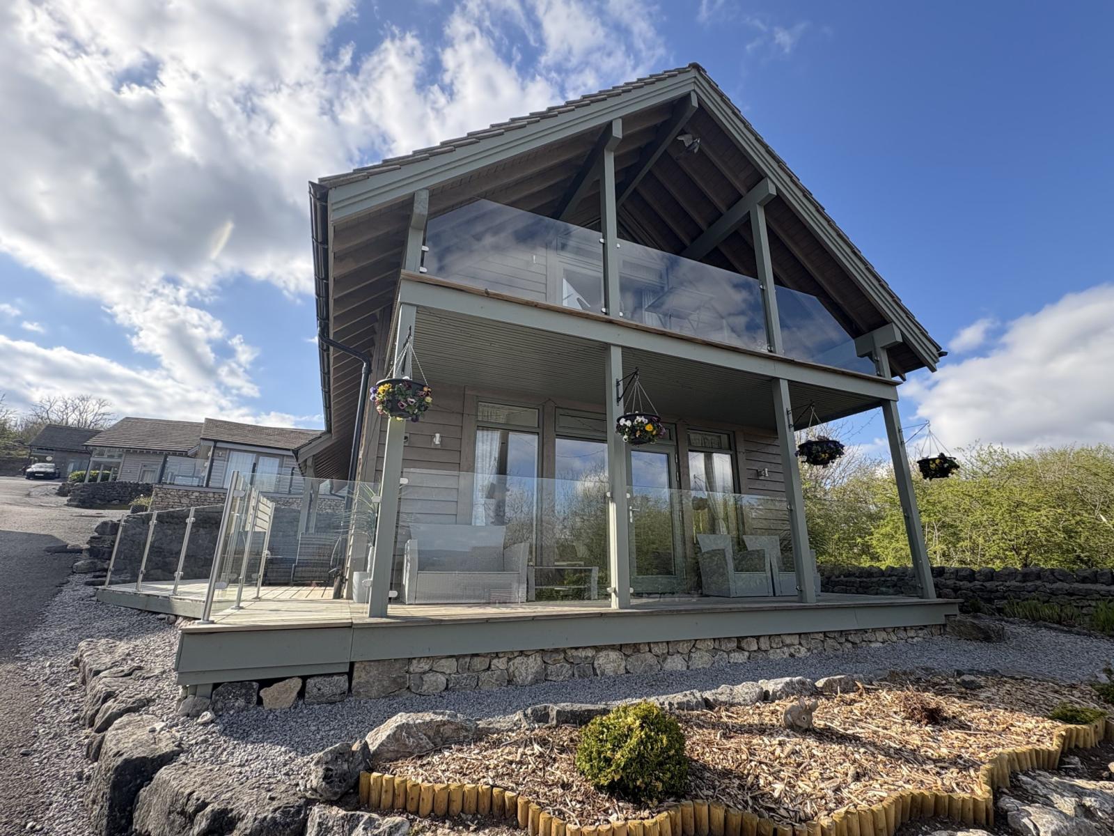 11 Thorpe View